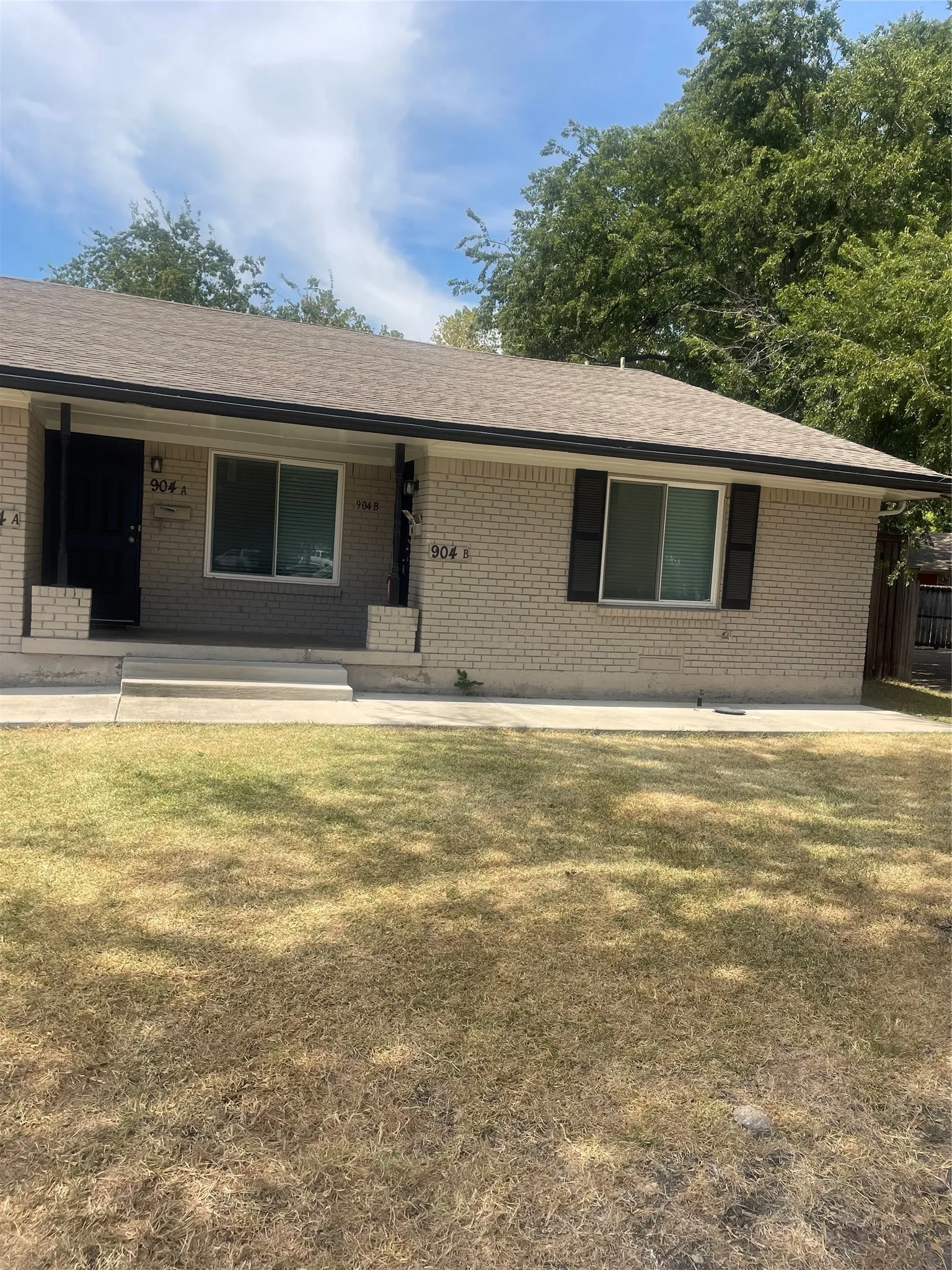 Duplex For Rent in Dallas County , 904 Spring Valley Plaza B, Richardson, Texas 75080, 2 Bedroom, 1 Bathroom, Garage spaces, 2,423 Sqft, built in 1963, mls#21383497, Real Estate Agent in Richardson, Homes For Rent in Dallas county, Homes For Rent in Richardson, Realtor in Richardson Texas, Real Estate Brokerage Independent Realty Texas, Luminita Cordes Realtor