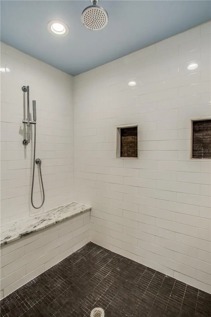 Single Family Residence For Rent in Tarrant County , 4767 Overton Woods Drive, Fort Worth, Texas 76109, 6 Bedroom, 8 Bathroom, 3 Garage spaces, 5,303 Sqft, built in 1980, mls#21383059, Real Estate Agent in Fort Worth, Homes For Rent in Tarrant county, Homes For Rent in Fort Worth, Realtor in Fort Worth Texas, Real Estate Brokerage Independent Realty Texas, Luminita Cordes Realtor