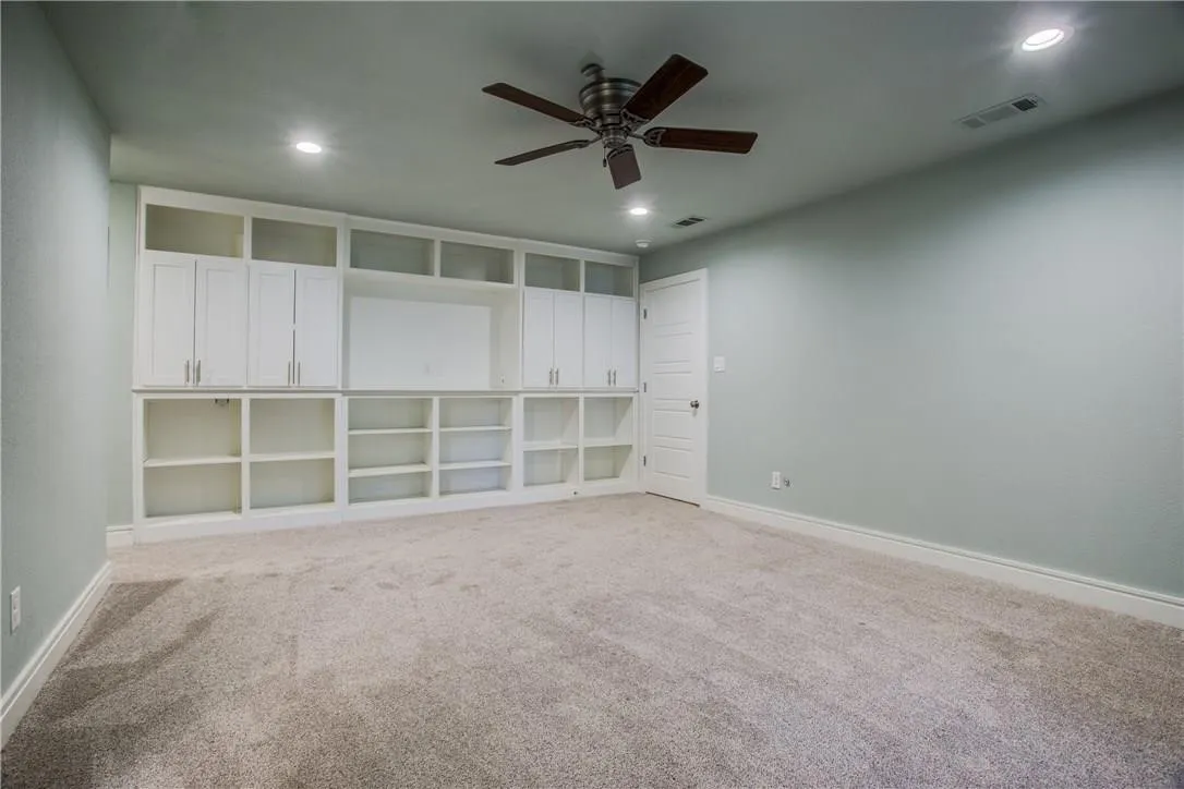Single Family Residence For Rent in Tarrant County , 4767 Overton Woods Drive, Fort Worth, Texas 76109, 6 Bedroom, 8 Bathroom, 3 Garage spaces, 5,303 Sqft, built in 1980, mls#21383059, Real Estate Agent in Fort Worth, Homes For Rent in Tarrant county, Homes For Rent in Fort Worth, Realtor in Fort Worth Texas, Real Estate Brokerage Independent Realty Texas, Luminita Cordes Realtor