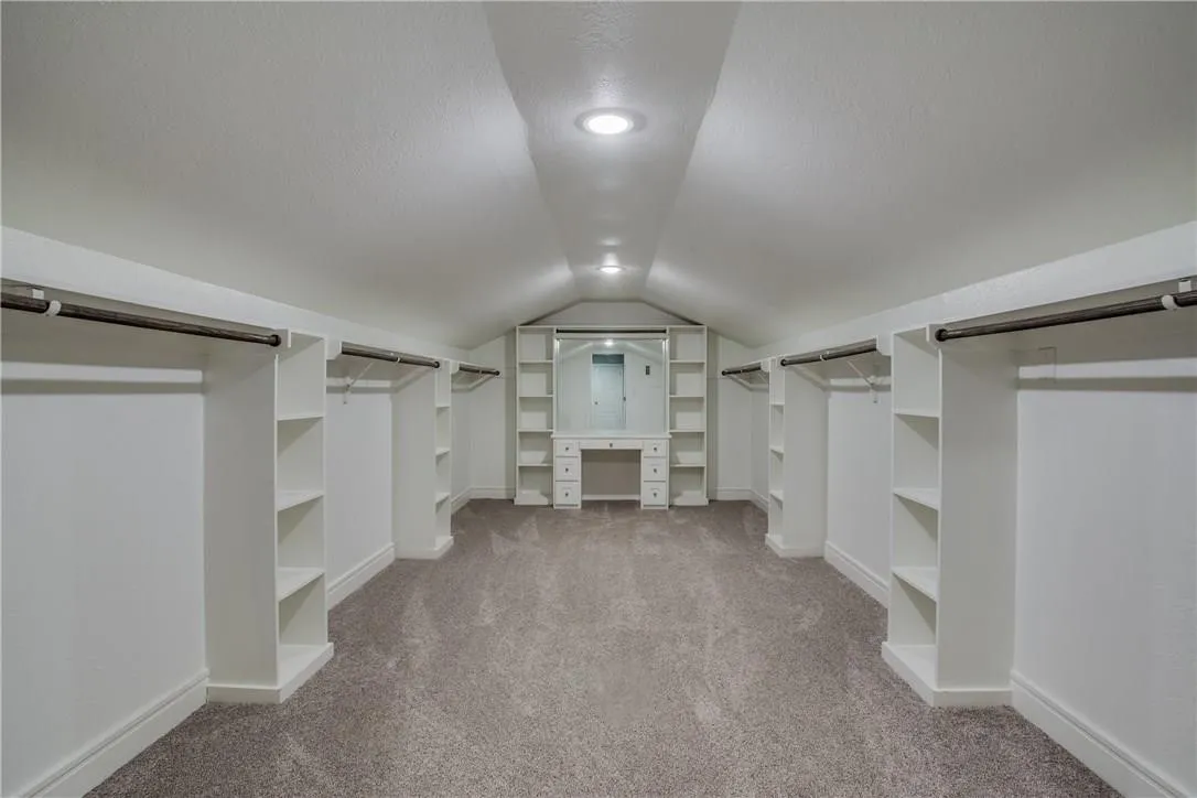 Single Family Residence For Rent in Tarrant County , 4767 Overton Woods Drive, Fort Worth, Texas 76109, 6 Bedroom, 8 Bathroom, 3 Garage spaces, 5,303 Sqft, built in 1980, mls#21383059, Real Estate Agent in Fort Worth, Homes For Rent in Tarrant county, Homes For Rent in Fort Worth, Realtor in Fort Worth Texas, Real Estate Brokerage Independent Realty Texas, Luminita Cordes Realtor