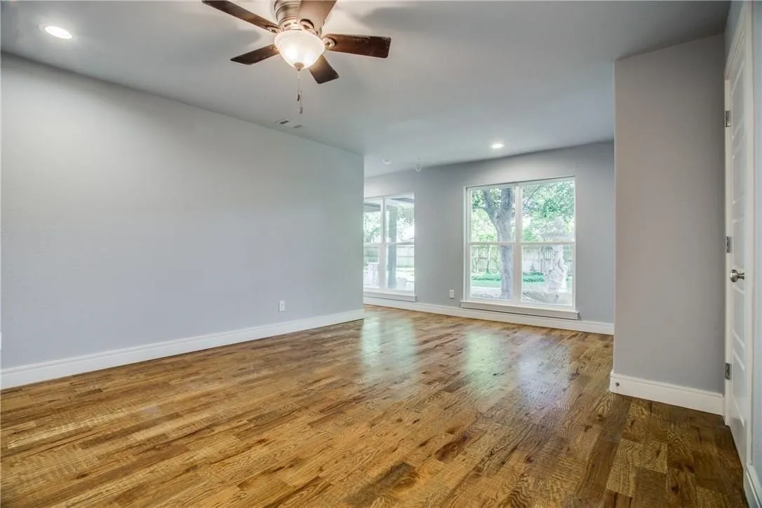 Single Family Residence For Rent in Tarrant County , 4767 Overton Woods Drive, Fort Worth, Texas 76109, 6 Bedroom, 8 Bathroom, 3 Garage spaces, 5,303 Sqft, built in 1980, mls#21383059, Real Estate Agent in Fort Worth, Homes For Rent in Tarrant county, Homes For Rent in Fort Worth, Realtor in Fort Worth Texas, Real Estate Brokerage Independent Realty Texas, Luminita Cordes Realtor