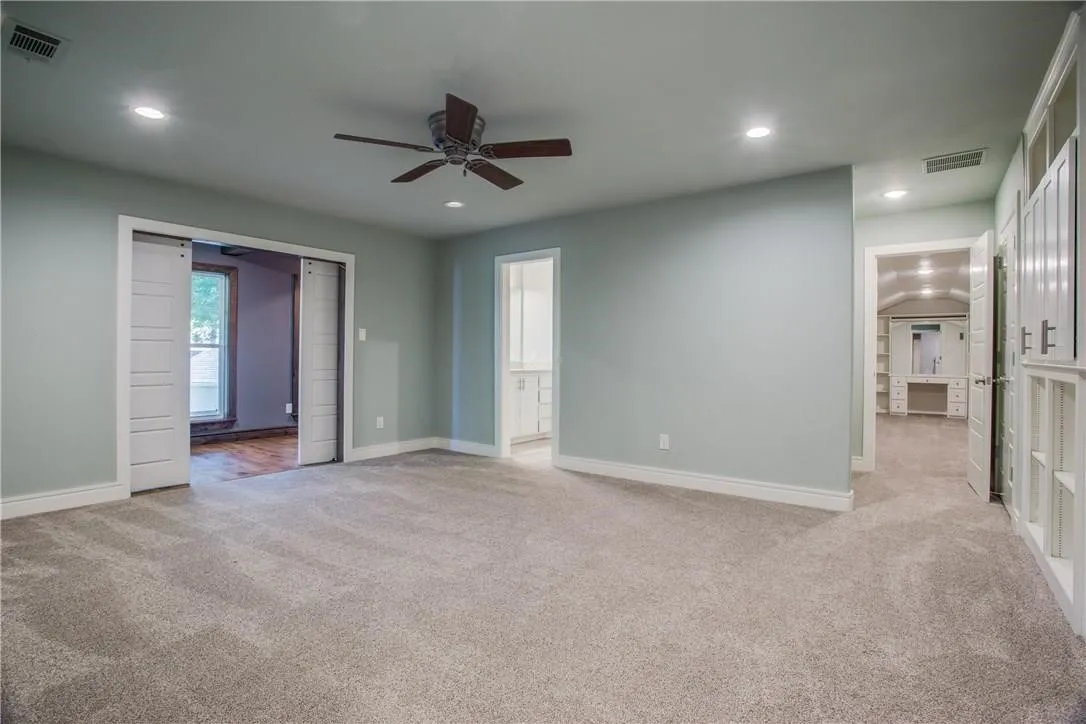 Single Family Residence For Rent in Tarrant County , 4767 Overton Woods Drive, Fort Worth, Texas 76109, 6 Bedroom, 8 Bathroom, 3 Garage spaces, 5,303 Sqft, built in 1980, mls#21383059, Real Estate Agent in Fort Worth, Homes For Rent in Tarrant county, Homes For Rent in Fort Worth, Realtor in Fort Worth Texas, Real Estate Brokerage Independent Realty Texas, Luminita Cordes Realtor