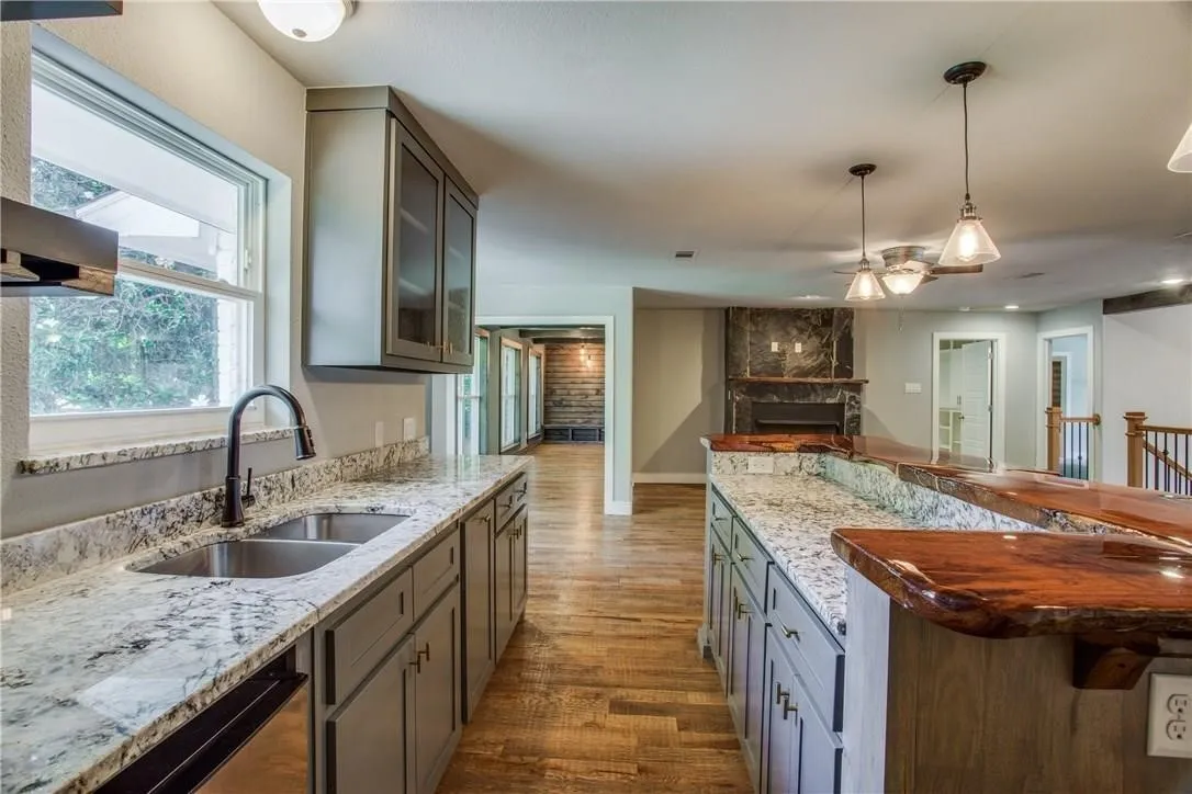 Single Family Residence For Rent in Tarrant County , 4767 Overton Woods Drive, Fort Worth, Texas 76109, 6 Bedroom, 8 Bathroom, 3 Garage spaces, 5,303 Sqft, built in 1980, mls#21383059, Real Estate Agent in Fort Worth, Homes For Rent in Tarrant county, Homes For Rent in Fort Worth, Realtor in Fort Worth Texas, Real Estate Brokerage Independent Realty Texas, Luminita Cordes Realtor