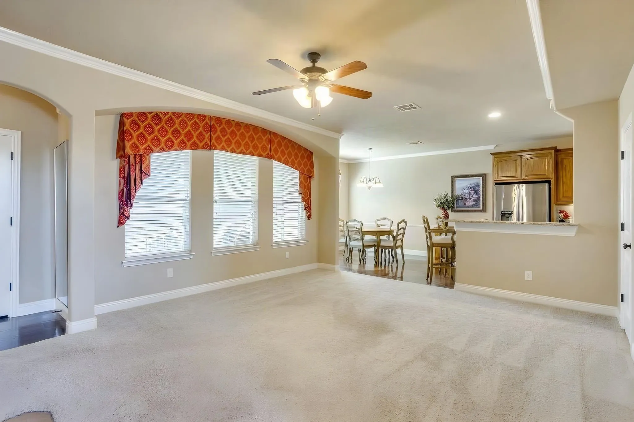 Single Family Residence For Sale in Tarrant County , 10521 N Haven Drive, Benbrook, Texas 76126, 3 Bedroom, 3 Bathroom, 2 Garage spaces, 2,321 Sqft, built in 2007, mls#21383276, Real Estate Agent in Benbrook, Homes For Sale in Tarrant county, Homes For Sale in Benbrook, Realtor in Benbrook Texas, Real Estate Brokerage Independent Realty Texas, Luminita Cordes Realtor