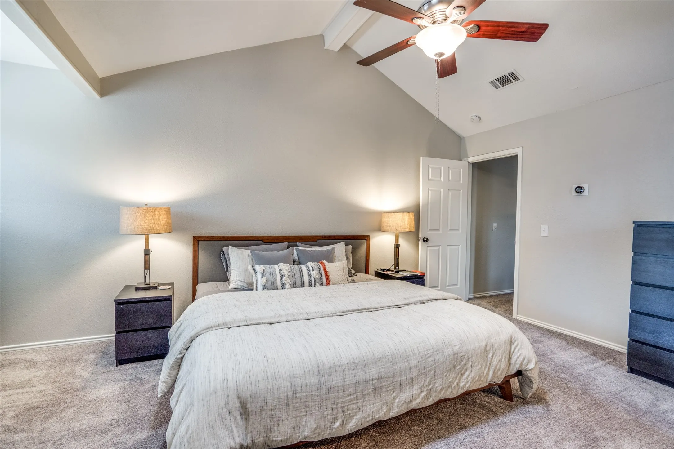 Single Family Residence For Rent in Dallas County , 17072 Vinland Drive, Addison, Texas 75001, 2 Bedroom, 2 Bathroom, 2 Garage spaces, 1,539 Sqft, built in 1983, mls#21383507, Real Estate Agent in Addison, Homes For Rent in Dallas county, Homes For Rent in Addison, Realtor in Addison Texas, Real Estate Brokerage Independent Realty Texas, Luminita Cordes Realtor