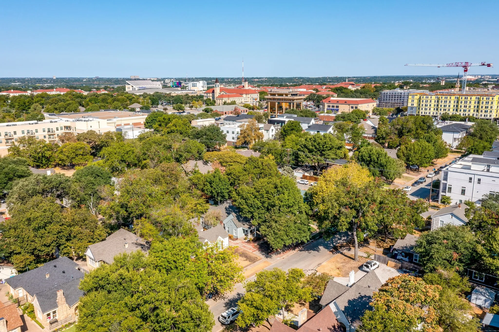 Single Family Residence For Rent in Tarrant County , 3210 Greene Avenue, Fort Worth, Texas 76109, 4 Bedroom, 3 Bathroom, 1 Garage spaces, 1,910 Sqft, built in 1937, mls#21382569, Real Estate Agent in Fort Worth, Homes For Rent in Tarrant county, Homes For Rent in Fort Worth, Realtor in Fort Worth Texas, Real Estate Brokerage Independent Realty Texas, Luminita Cordes Realtor