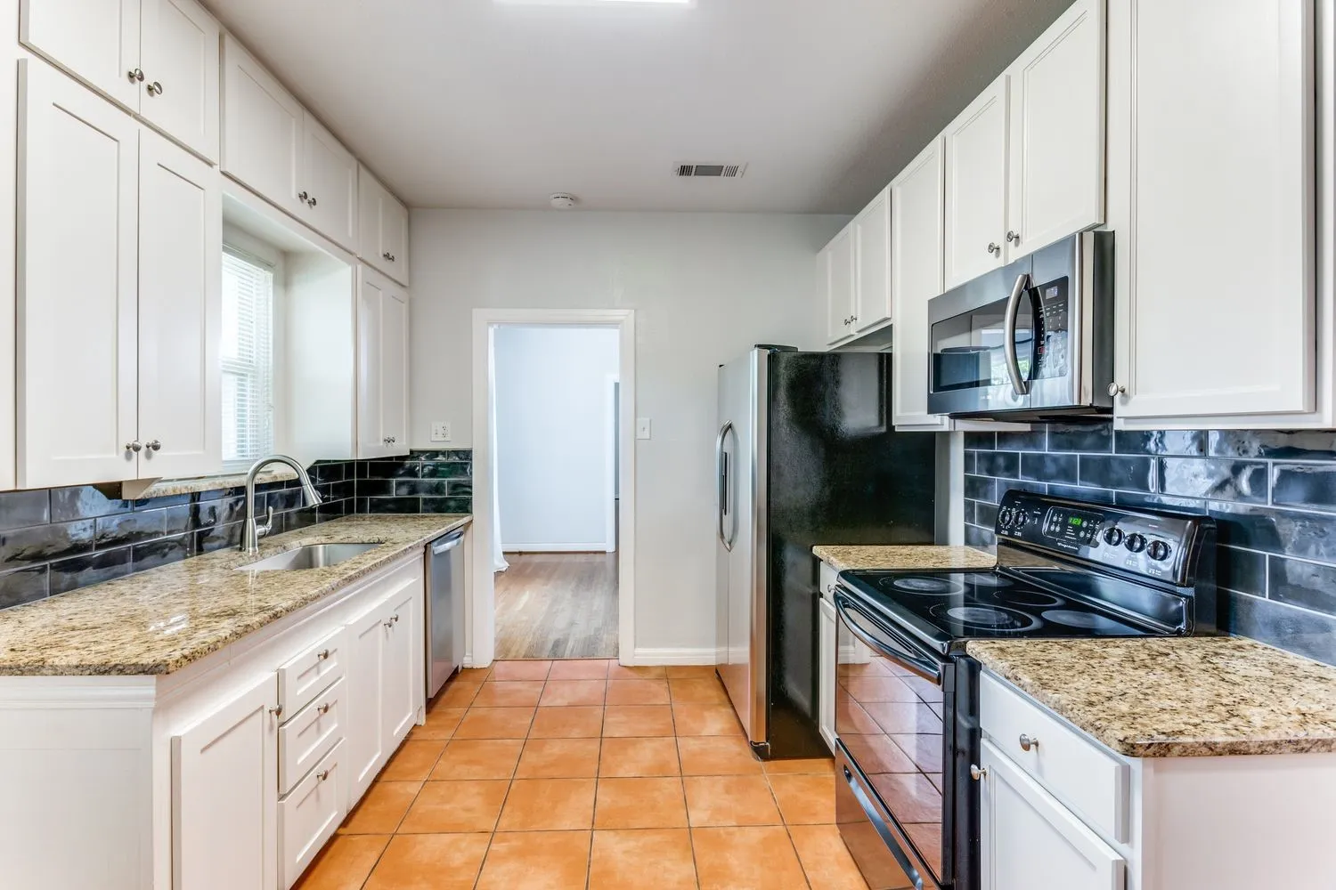 Single Family Residence For Rent in Tarrant County , 3210 Greene Avenue, Fort Worth, Texas 76109, 4 Bedroom, 3 Bathroom, 1 Garage spaces, 1,910 Sqft, built in 1937, mls#21382569, Real Estate Agent in Fort Worth, Homes For Rent in Tarrant county, Homes For Rent in Fort Worth, Realtor in Fort Worth Texas, Real Estate Brokerage Independent Realty Texas, Luminita Cordes Realtor