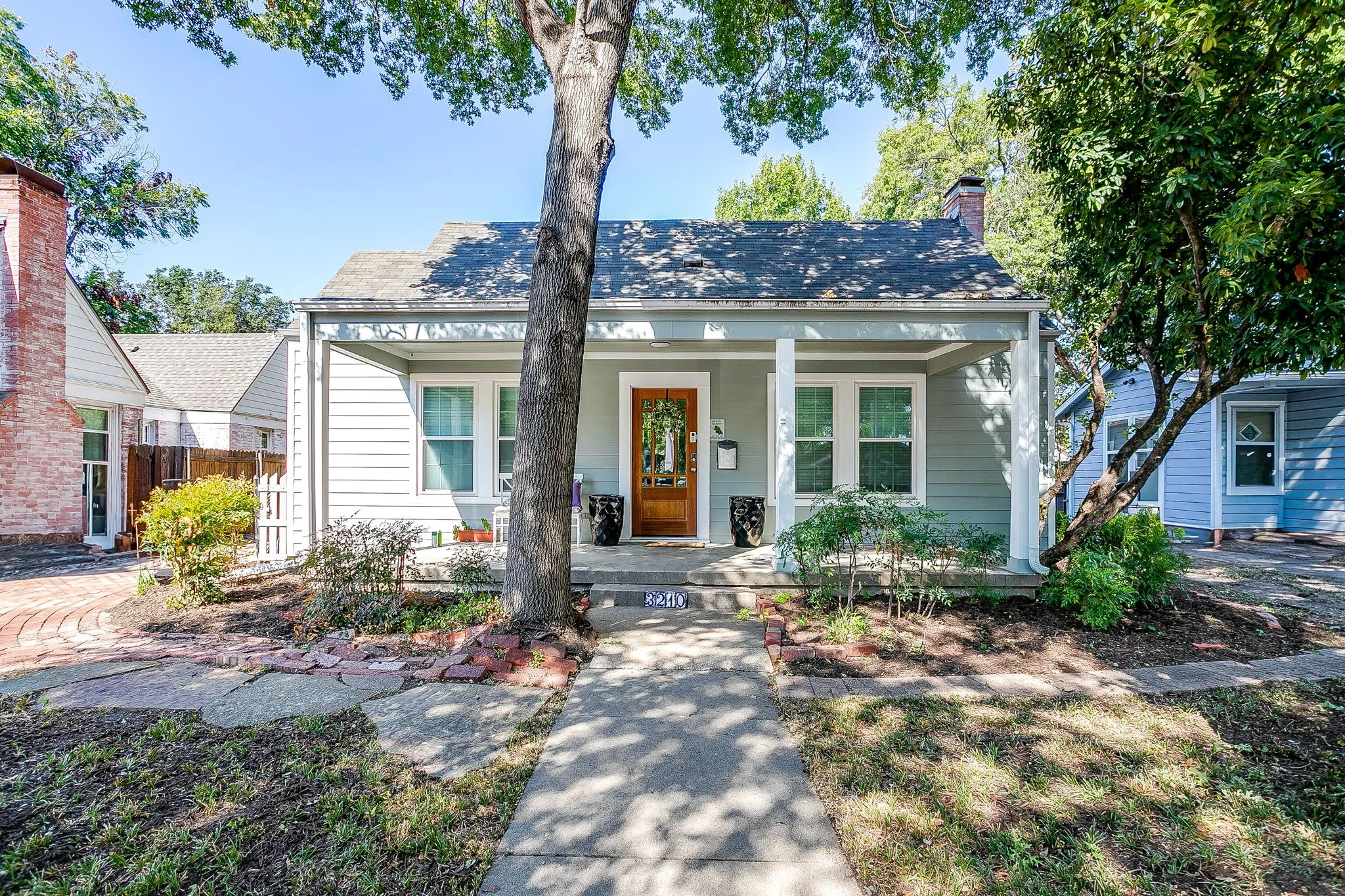 Single Family Residence For Rent in Tarrant County , 3210 Greene Avenue, Fort Worth, Texas 76109, 4 Bedroom, 3 Bathroom, 1 Garage spaces, 1,910 Sqft, built in 1937, mls#21382569, Real Estate Agent in Fort Worth, Homes For Rent in Tarrant county, Homes For Rent in Fort Worth, Realtor in Fort Worth Texas, Real Estate Brokerage Independent Realty Texas, Luminita Cordes Realtor