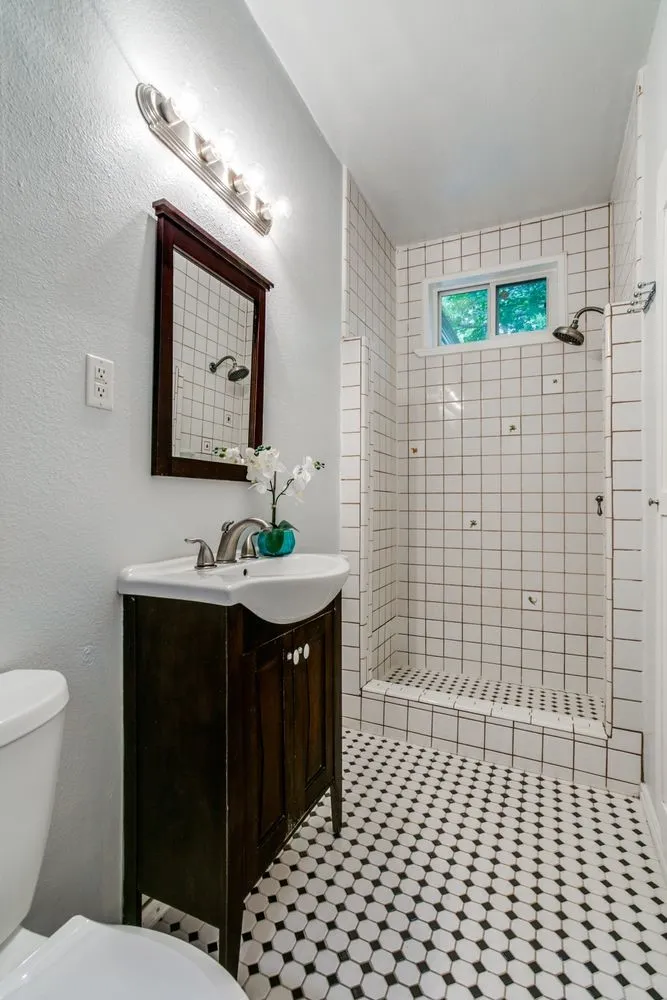 Single Family Residence For Rent in Tarrant County , 3210 Greene Avenue, Fort Worth, Texas 76109, 4 Bedroom, 3 Bathroom, 1 Garage spaces, 1,910 Sqft, built in 1937, mls#21382569, Real Estate Agent in Fort Worth, Homes For Rent in Tarrant county, Homes For Rent in Fort Worth, Realtor in Fort Worth Texas, Real Estate Brokerage Independent Realty Texas, Luminita Cordes Realtor