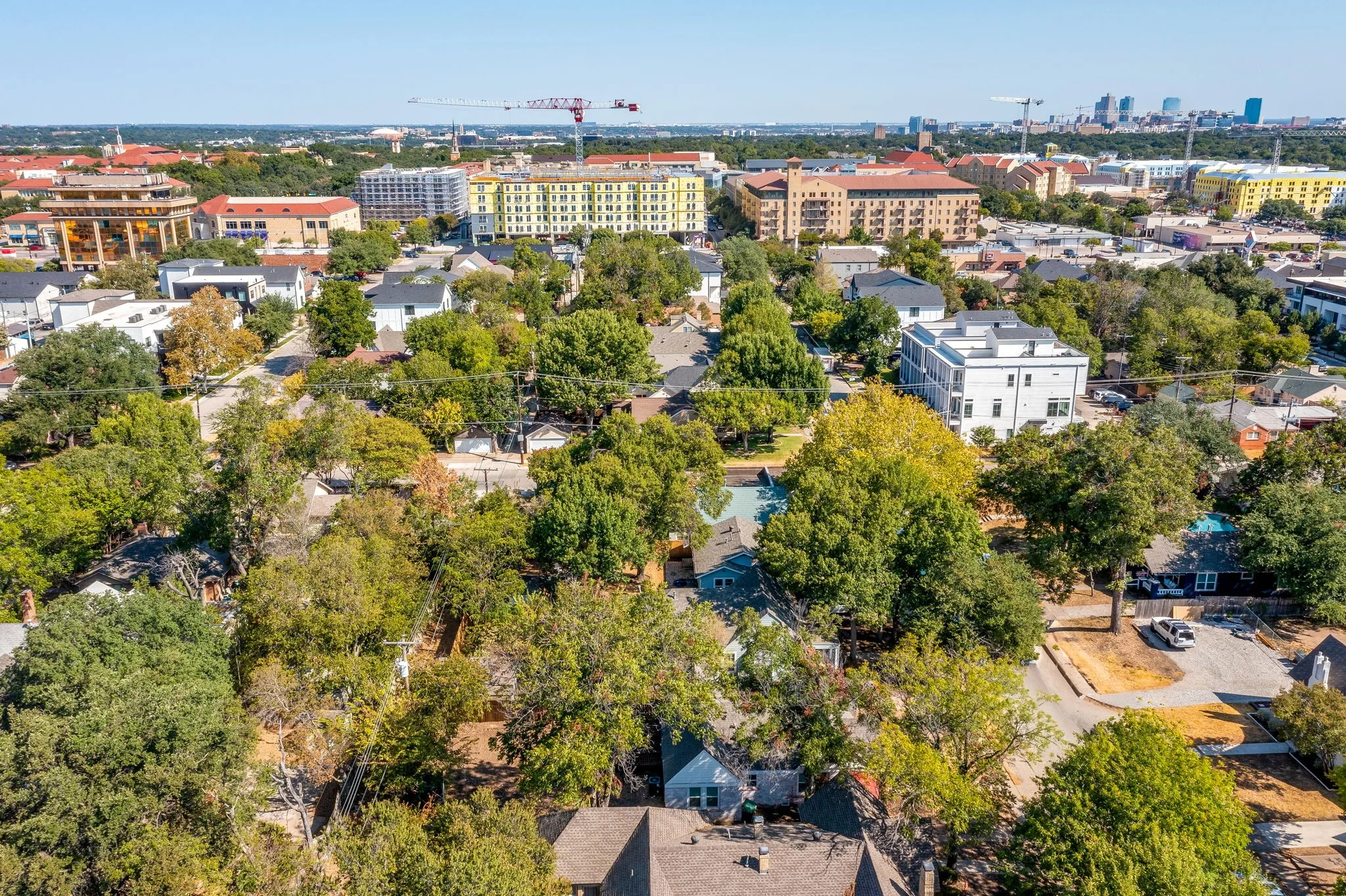 Single Family Residence For Rent in Tarrant County , 3210 Greene Avenue, Fort Worth, Texas 76109, 4 Bedroom, 3 Bathroom, 1 Garage spaces, 1,910 Sqft, built in 1937, mls#21382569, Real Estate Agent in Fort Worth, Homes For Rent in Tarrant county, Homes For Rent in Fort Worth, Realtor in Fort Worth Texas, Real Estate Brokerage Independent Realty Texas, Luminita Cordes Realtor