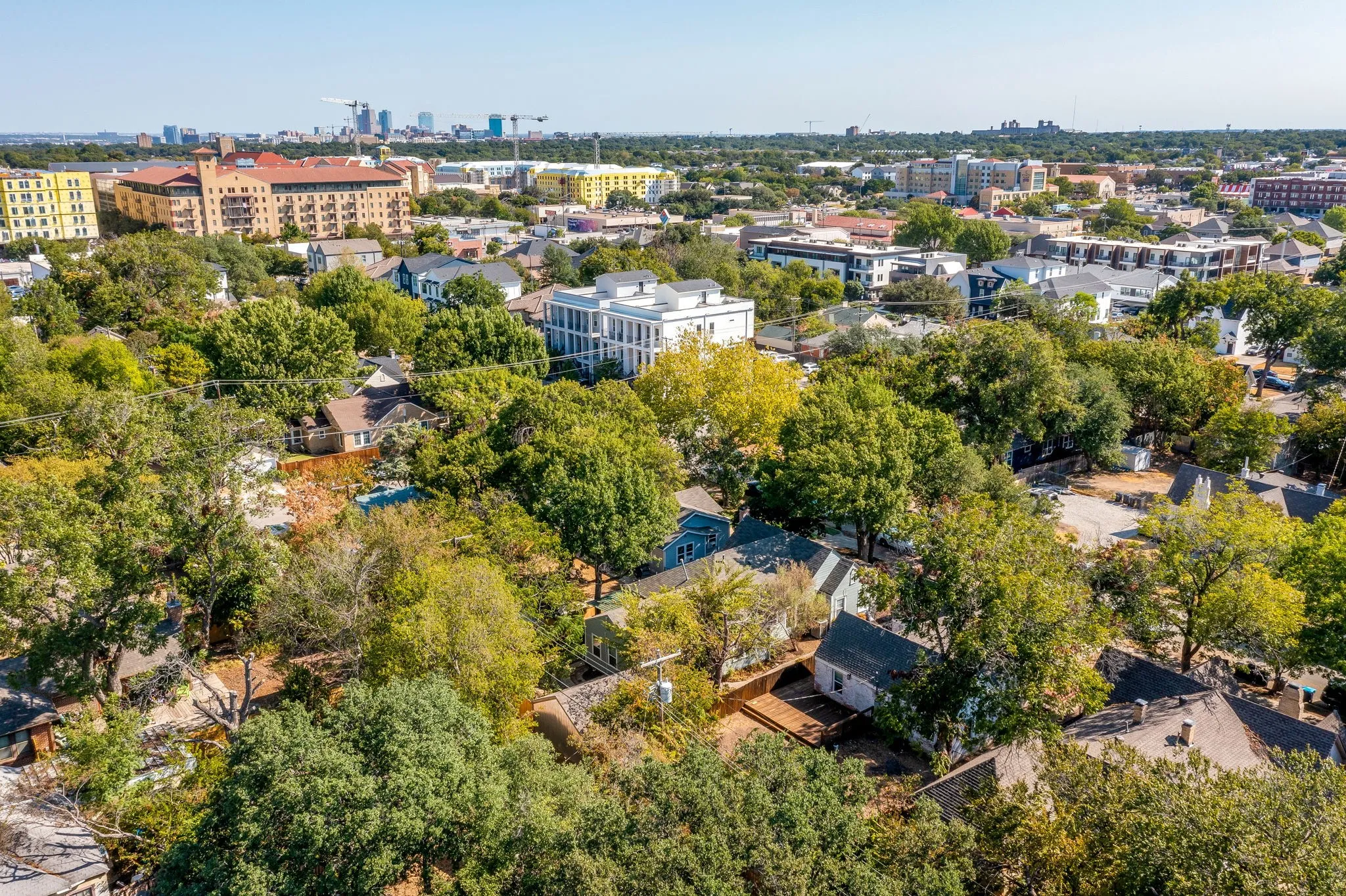 Single Family Residence For Rent in Tarrant County , 3210 Greene Avenue, Fort Worth, Texas 76109, 4 Bedroom, 3 Bathroom, 1 Garage spaces, 1,910 Sqft, built in 1937, mls#21382569, Real Estate Agent in Fort Worth, Homes For Rent in Tarrant county, Homes For Rent in Fort Worth, Realtor in Fort Worth Texas, Real Estate Brokerage Independent Realty Texas, Luminita Cordes Realtor