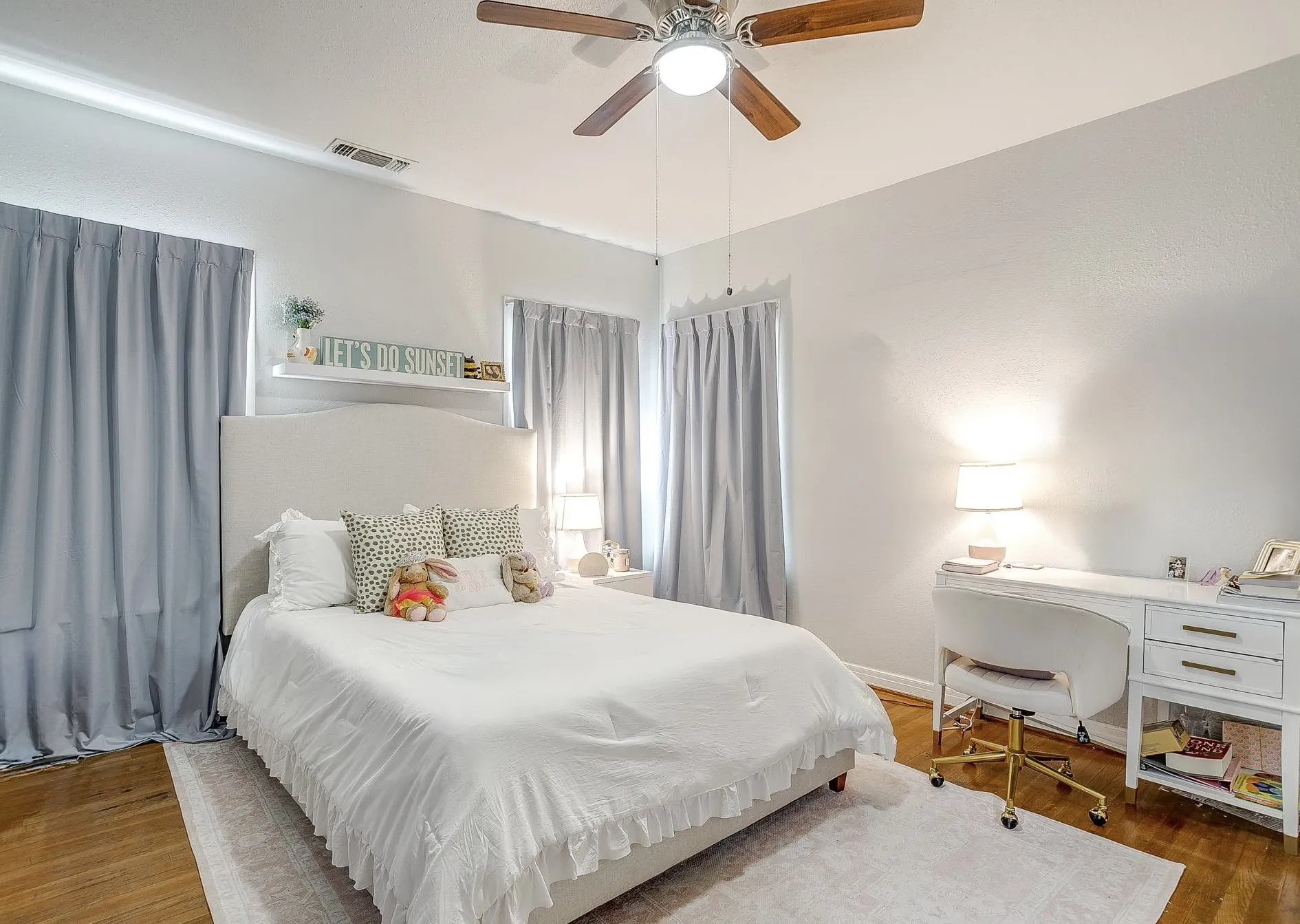 Single Family Residence For Rent in Tarrant County , 3210 Greene Avenue, Fort Worth, Texas 76109, 4 Bedroom, 3 Bathroom, 1 Garage spaces, 1,910 Sqft, built in 1937, mls#21382569, Real Estate Agent in Fort Worth, Homes For Rent in Tarrant county, Homes For Rent in Fort Worth, Realtor in Fort Worth Texas, Real Estate Brokerage Independent Realty Texas, Luminita Cordes Realtor