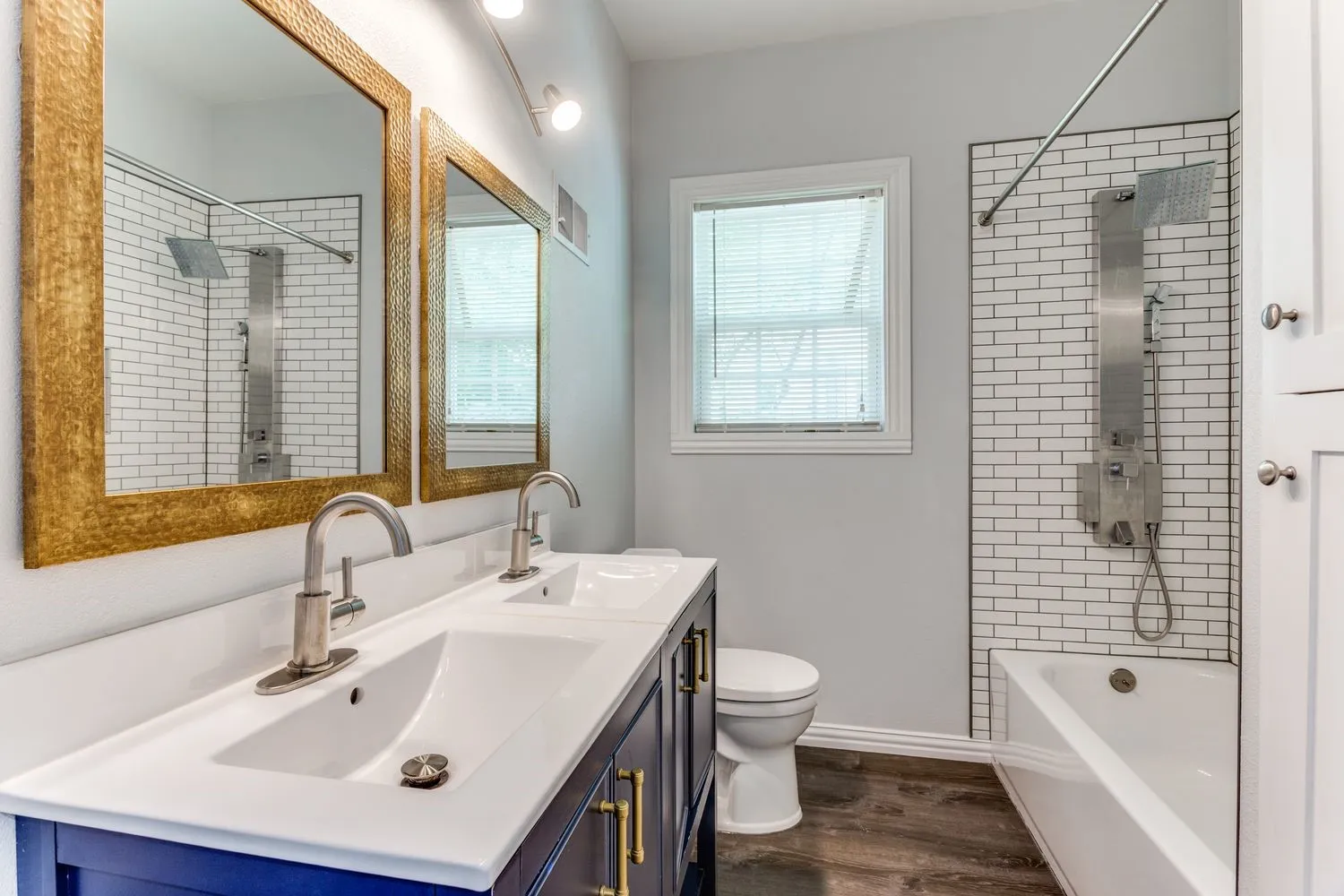 Single Family Residence For Rent in Tarrant County , 3210 Greene Avenue, Fort Worth, Texas 76109, 4 Bedroom, 3 Bathroom, 1 Garage spaces, 1,910 Sqft, built in 1937, mls#21382569, Real Estate Agent in Fort Worth, Homes For Rent in Tarrant county, Homes For Rent in Fort Worth, Realtor in Fort Worth Texas, Real Estate Brokerage Independent Realty Texas, Luminita Cordes Realtor