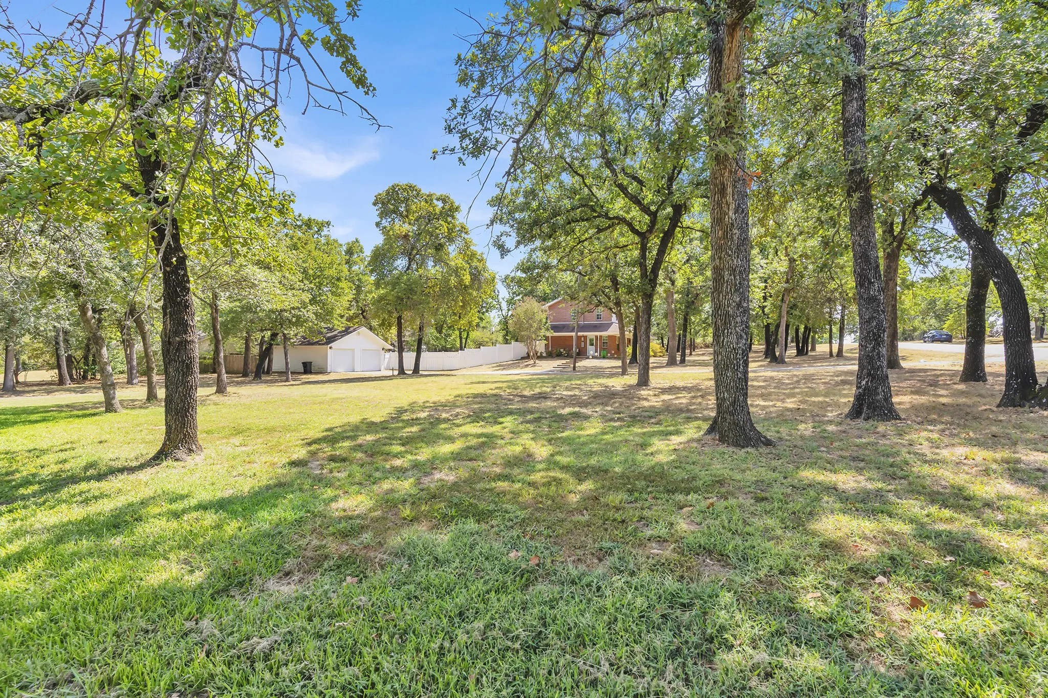 Detached Oversized 2 Car Garage, Circle Drive Way