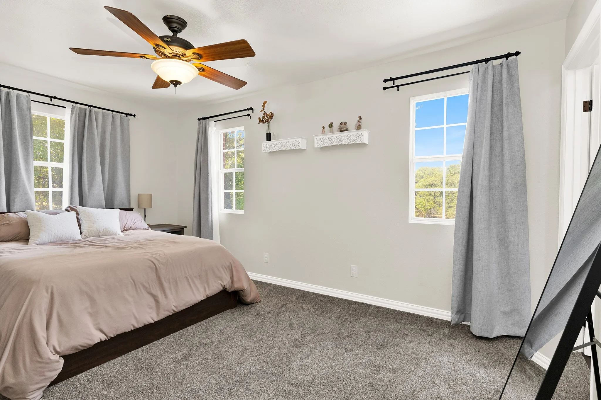 Single Family Residence For Sale in Johnson County , 124 Alvarado Oak Drive, Alvarado, Texas 76009, 3 Bedroom, 3 Bathroom, 2 Garage spaces, 1,983 Sqft, built in 1992, mls#21379629, Real Estate Agent in Alvarado, Homes For Sale in Johnson county, Homes For Sale in Alvarado, Realtor in Alvarado Texas, Real Estate Brokerage Independent Realty Texas, Luminita Cordes Realtor