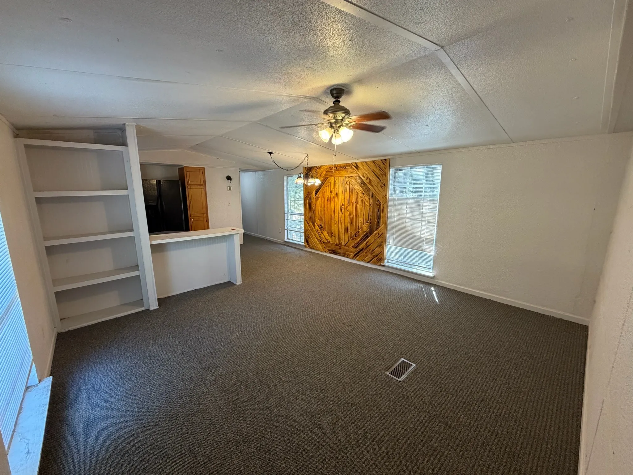 Manufactured Home For Sale in Hunt County , 3278 Cedar Bnd Drive, Wills Point, Texas 75169, 3 Bedroom, 2 Bathroom, Garage spaces, 784 Sqft, built in 2020, mls#21383373, Real Estate Agent in Wills Point, Homes For Sale in Hunt county, Homes For Sale in Wills Point, Realtor in Wills Point Texas, Real Estate Brokerage Independent Realty Texas, Luminita Cordes Realtor