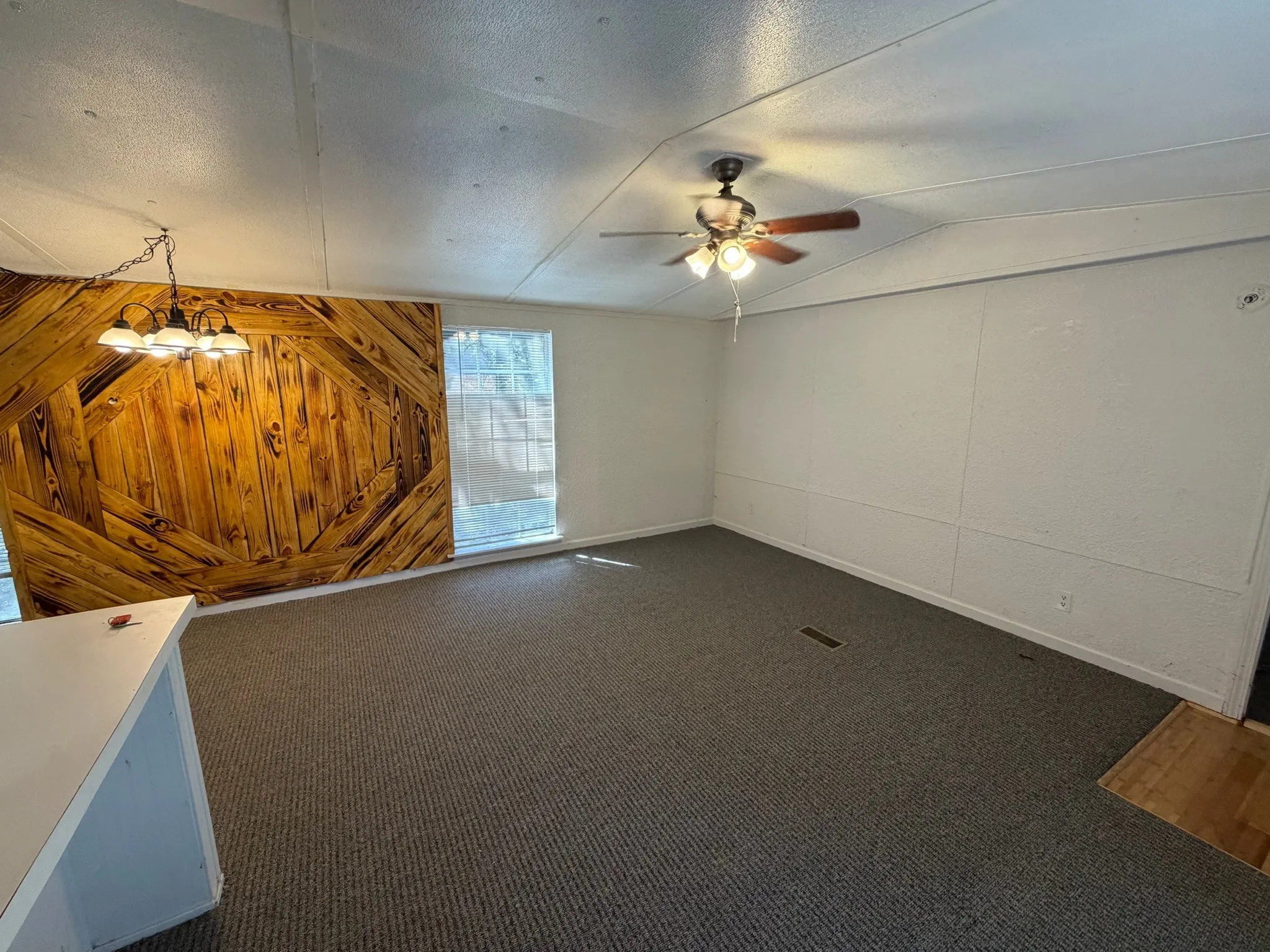 Manufactured Home For Sale in Hunt County , 3278 Cedar Bnd Drive, Wills Point, Texas 75169, 3 Bedroom, 2 Bathroom, Garage spaces, 784 Sqft, built in 2020, mls#21383373, Real Estate Agent in Wills Point, Homes For Sale in Hunt county, Homes For Sale in Wills Point, Realtor in Wills Point Texas, Real Estate Brokerage Independent Realty Texas, Luminita Cordes Realtor