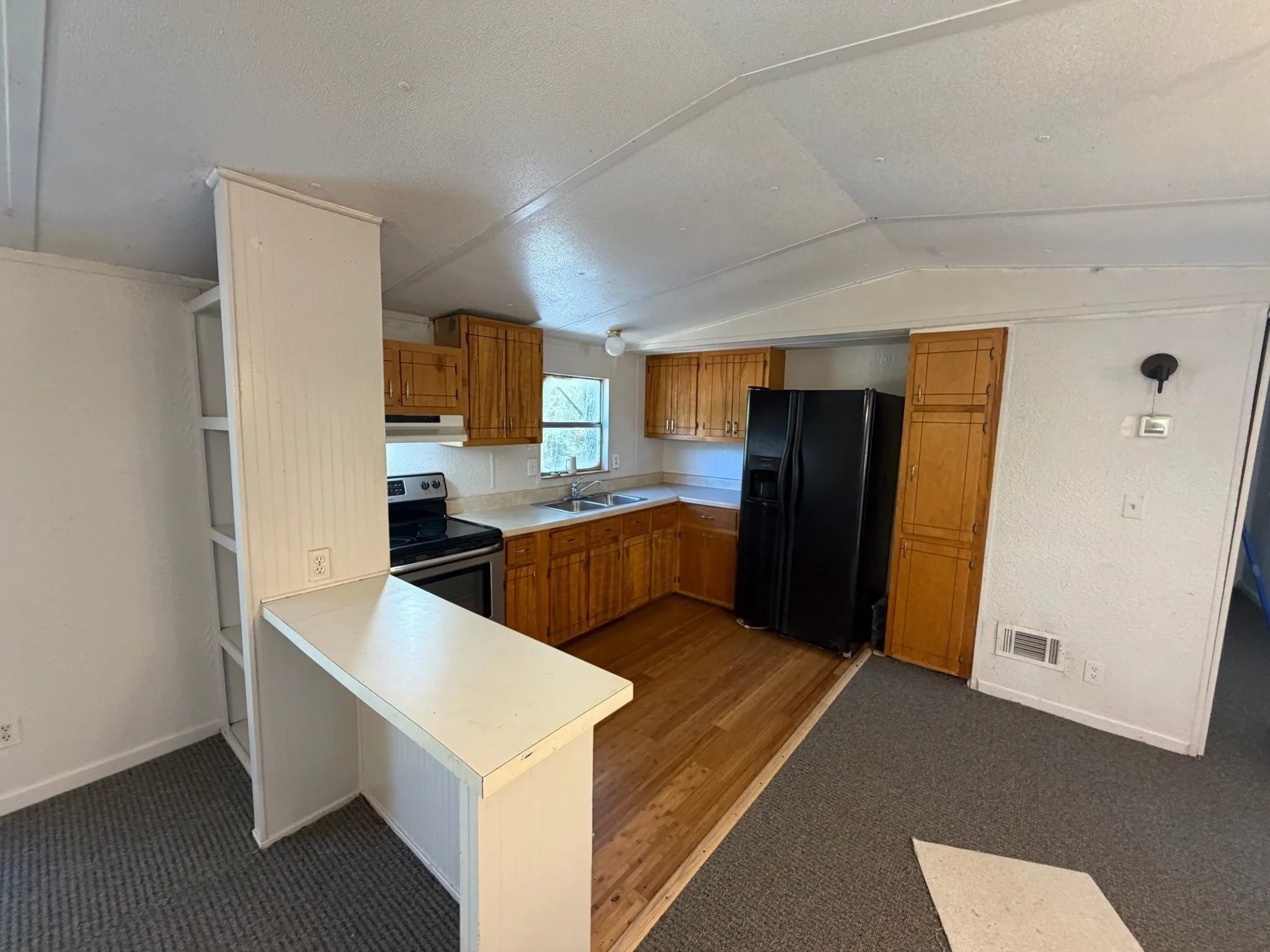 Manufactured Home For Sale in Hunt County , 3278 Cedar Bnd Drive, Wills Point, Texas 75169, 3 Bedroom, 2 Bathroom, Garage spaces, 784 Sqft, built in 2020, mls#21383373, Real Estate Agent in Wills Point, Homes For Sale in Hunt county, Homes For Sale in Wills Point, Realtor in Wills Point Texas, Real Estate Brokerage Independent Realty Texas, Luminita Cordes Realtor