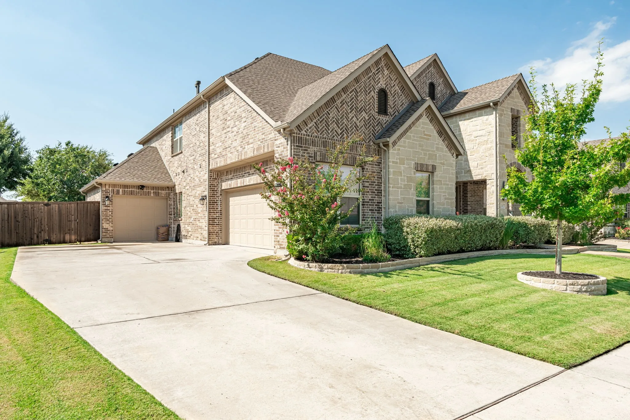 Single Family Residence For Sale in Collin County , 320 Dianna Drive, Prosper, Texas 75078, 4 Bedroom, 4 Bathroom, 3 Garage spaces, 3,679 Sqft, built in 2017, mls#21349194, Real Estate Agent in Prosper, Homes For Sale in Collin county, Homes For Sale in Prosper, Realtor in Prosper Texas, Real Estate Brokerage Independent Realty Texas, Luminita Cordes Realtor