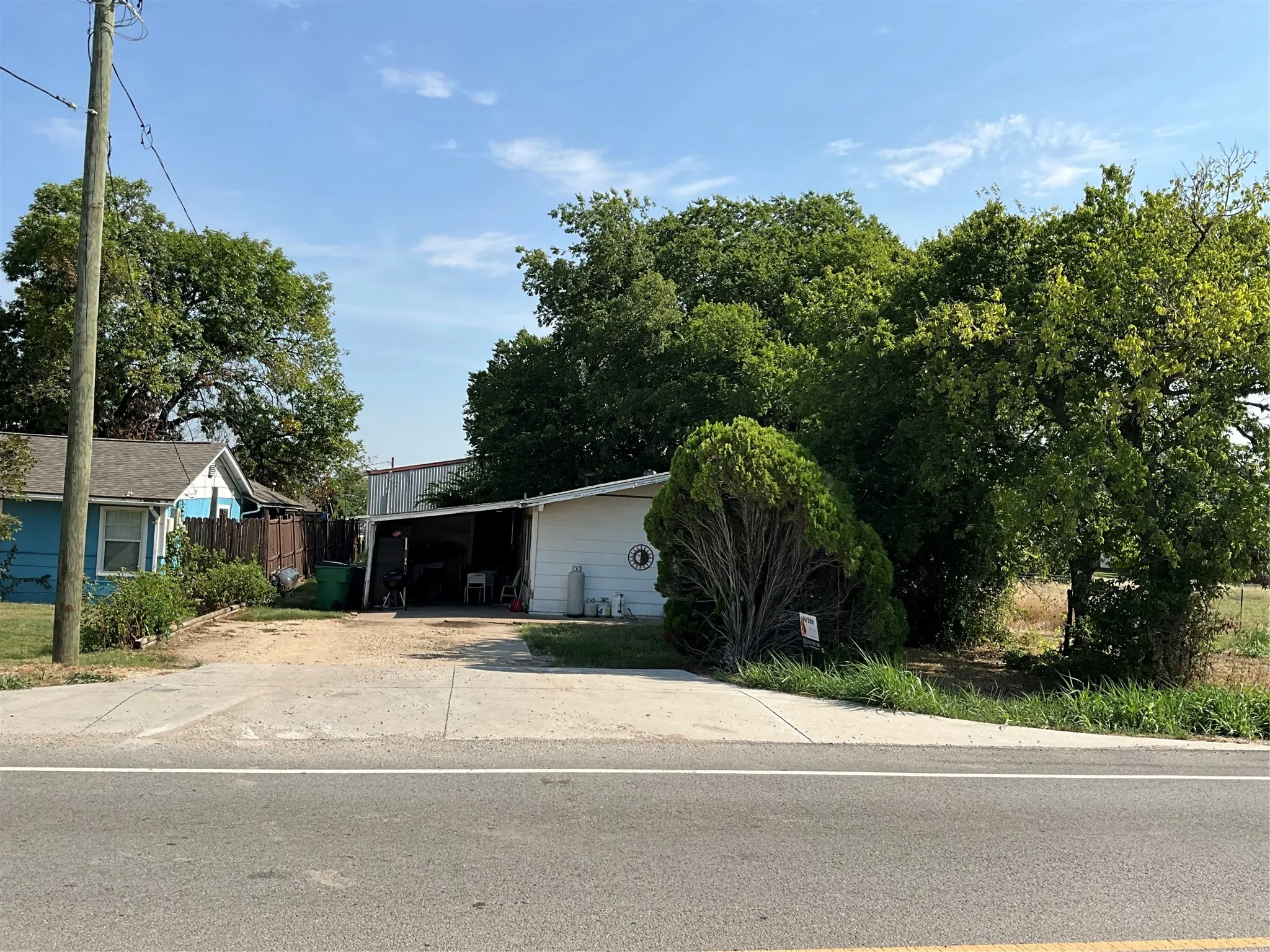 Industrial For Sale in Denton County , 307 E 5th Street, Justin, Texas 76247, 0, 0, Garage spaces, 0 Sqft, built in 1972, mls#21383518, Real Estate Agent in Justin, Homes For Sale in Denton county, Homes For Sale in Justin, Realtor in Justin Texas, Real Estate Brokerage Independent Realty Texas, Luminita Cordes Realtor