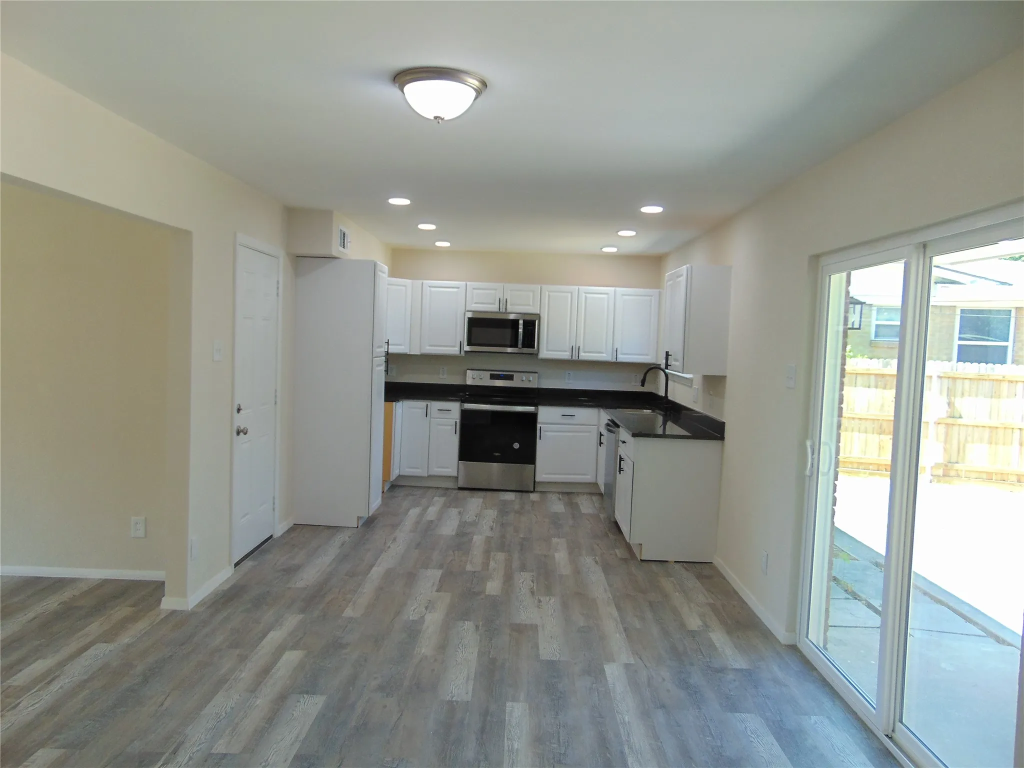 Single Family Residence For Sale in Dallas County , 518 Vernet Street, Richardson, Texas 75080, 3 Bedroom, 2 Bathroom, 2 Garage spaces, 1,282 Sqft, built in 1959, mls#21370454, Real Estate Agent in Richardson, Homes For Sale in Dallas county, Homes For Sale in Richardson, Realtor in Richardson Texas, Real Estate Brokerage Independent Realty Texas, Luminita Cordes Realtor