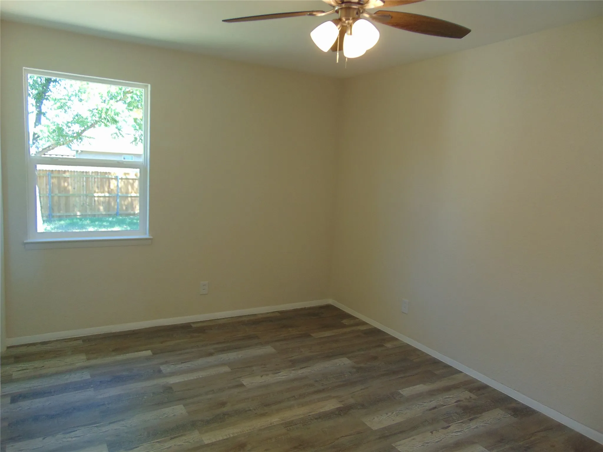 Single Family Residence For Sale in Dallas County , 518 Vernet Street, Richardson, Texas 75080, 3 Bedroom, 2 Bathroom, 2 Garage spaces, 1,282 Sqft, built in 1959, mls#21370454, Real Estate Agent in Richardson, Homes For Sale in Dallas county, Homes For Sale in Richardson, Realtor in Richardson Texas, Real Estate Brokerage Independent Realty Texas, Luminita Cordes Realtor