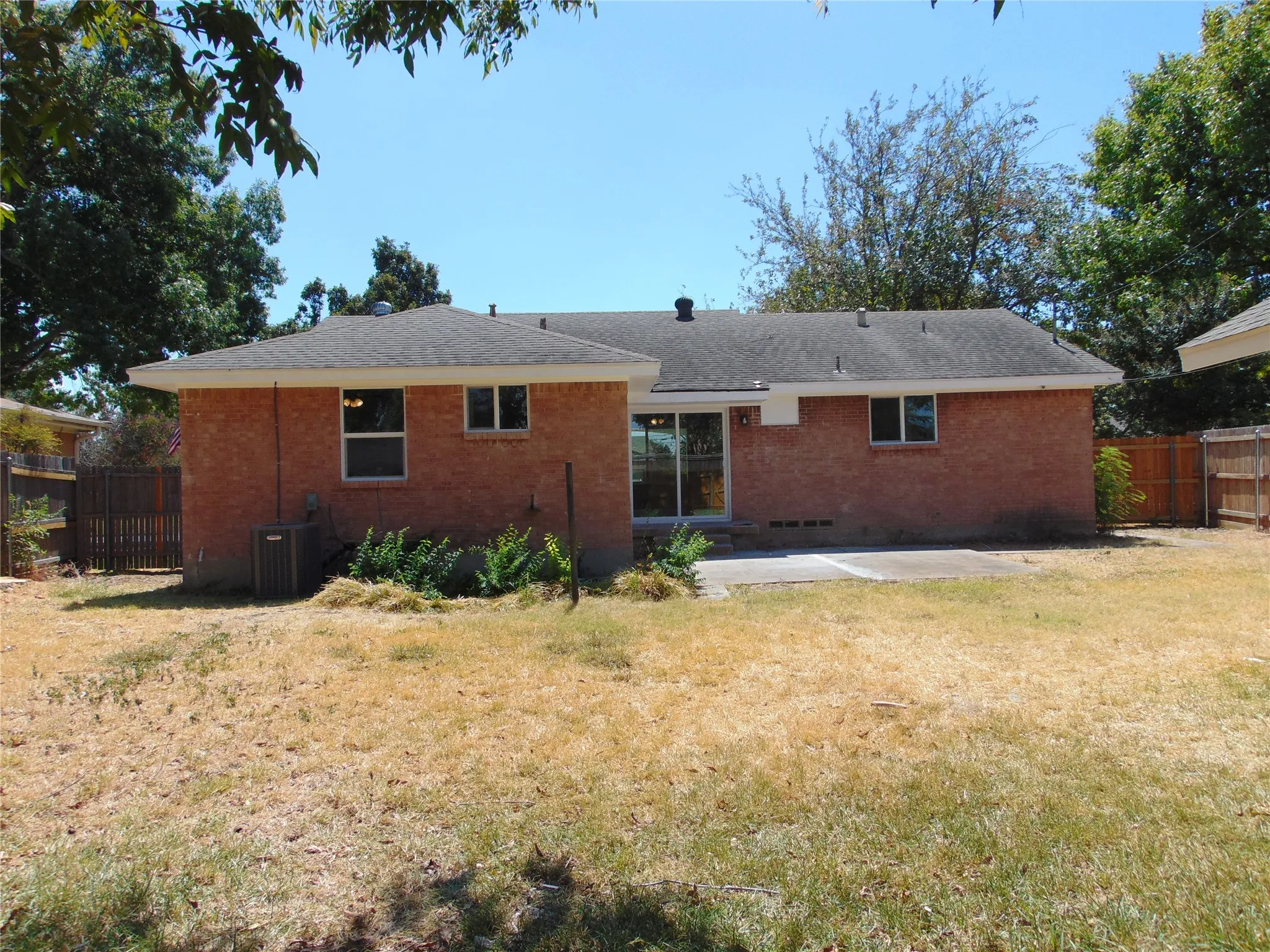 Single Family Residence For Sale in Dallas County , 518 Vernet Street, Richardson, Texas 75080, 3 Bedroom, 2 Bathroom, 2 Garage spaces, 1,282 Sqft, built in 1959, mls#21370454, Real Estate Agent in Richardson, Homes For Sale in Dallas county, Homes For Sale in Richardson, Realtor in Richardson Texas, Real Estate Brokerage Independent Realty Texas, Luminita Cordes Realtor