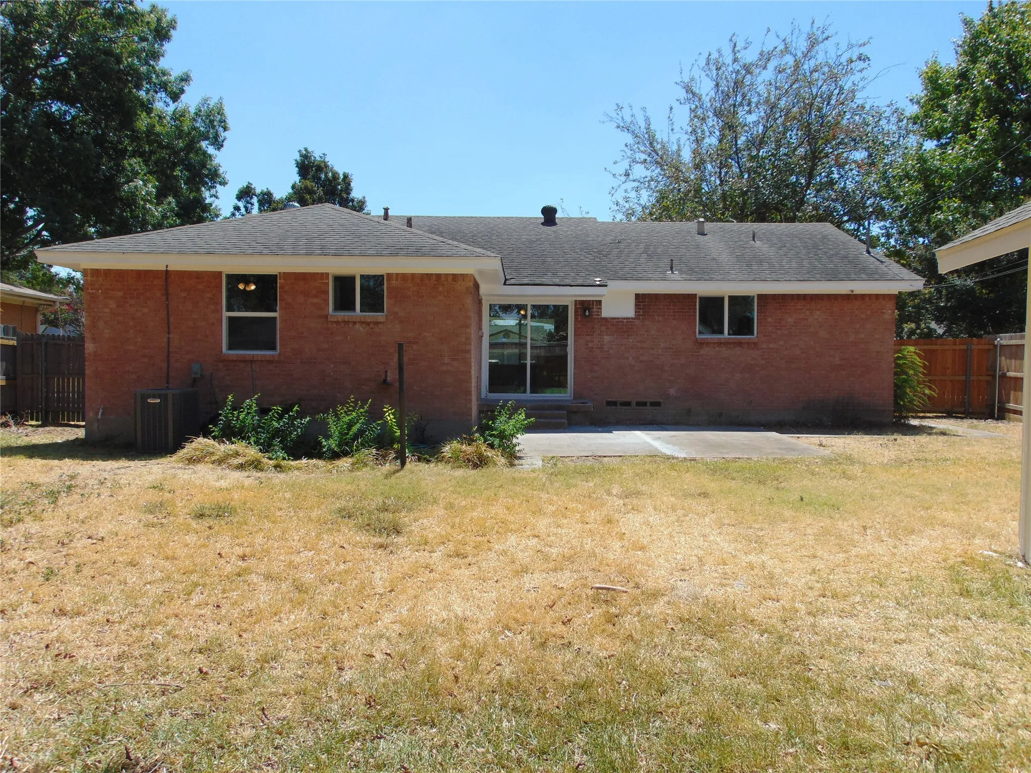 Single Family Residence For Sale in Dallas County , 518 Vernet Street, Richardson, Texas 75080, 3 Bedroom, 2 Bathroom, 2 Garage spaces, 1,282 Sqft, built in 1959, mls#21370454, Real Estate Agent in Richardson, Homes For Sale in Dallas county, Homes For Sale in Richardson, Realtor in Richardson Texas, Real Estate Brokerage Independent Realty Texas, Luminita Cordes Realtor