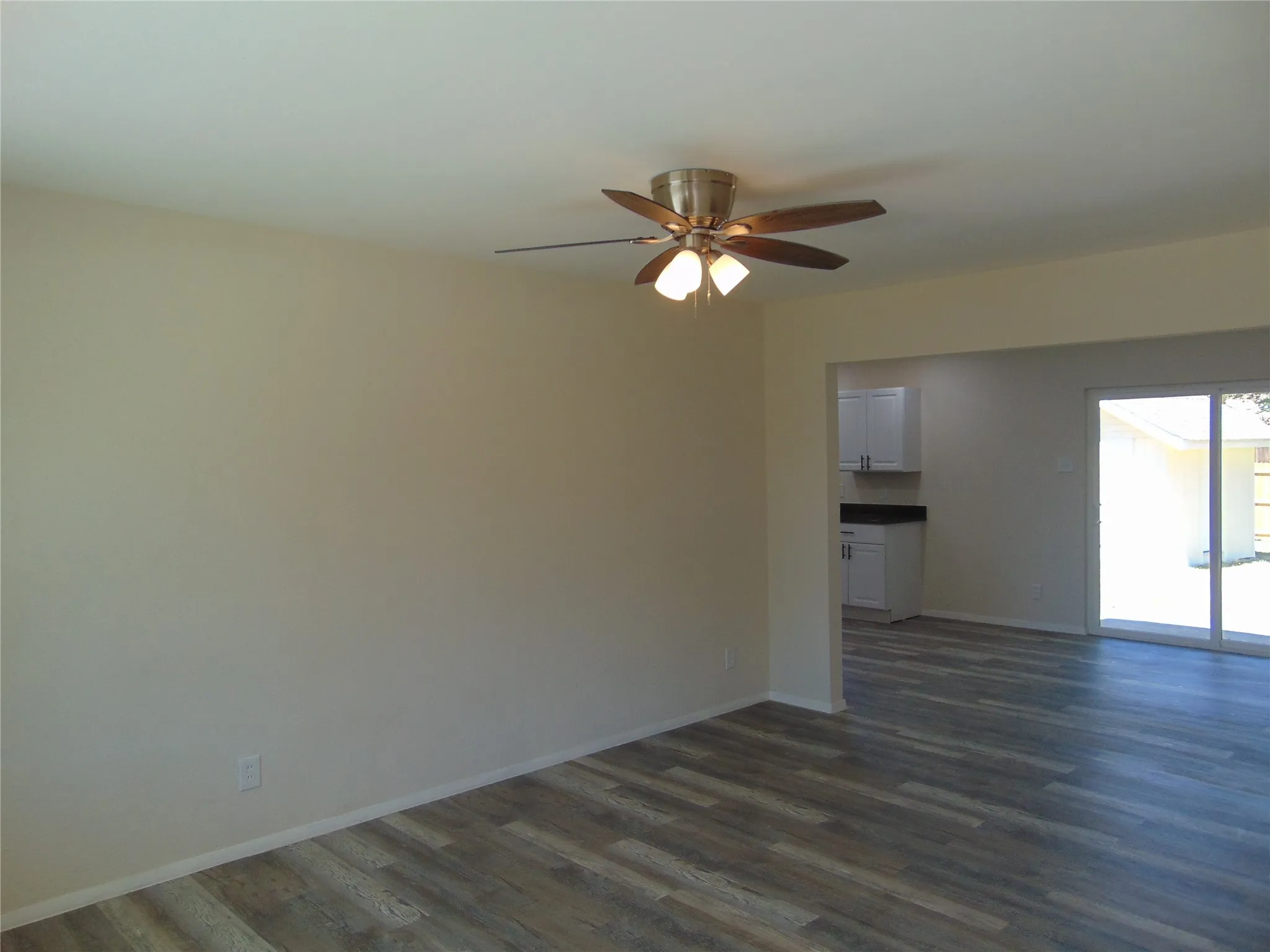 Single Family Residence For Sale in Dallas County , 518 Vernet Street, Richardson, Texas 75080, 3 Bedroom, 2 Bathroom, 2 Garage spaces, 1,282 Sqft, built in 1959, mls#21370454, Real Estate Agent in Richardson, Homes For Sale in Dallas county, Homes For Sale in Richardson, Realtor in Richardson Texas, Real Estate Brokerage Independent Realty Texas, Luminita Cordes Realtor