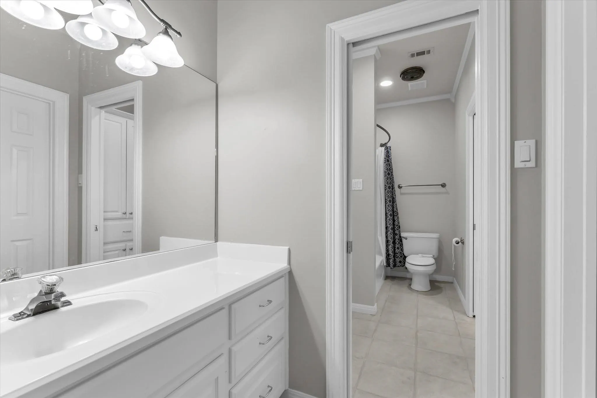 Single Family Residence For Sale in Mc Lennan County , 325 Elm Grove Circle, Mc Gregor, Texas 76657, 4 Bedroom, 3 Bathroom, 3 Garage spaces, 3,421 Sqft, built in 2001, mls#21383419, Real Estate Agent in Mc Gregor, Homes For Sale in Mc Lennan county, Homes For Sale in Mc Gregor, Realtor in Mc Gregor Texas, Real Estate Brokerage Independent Realty Texas, Luminita Cordes Realtor