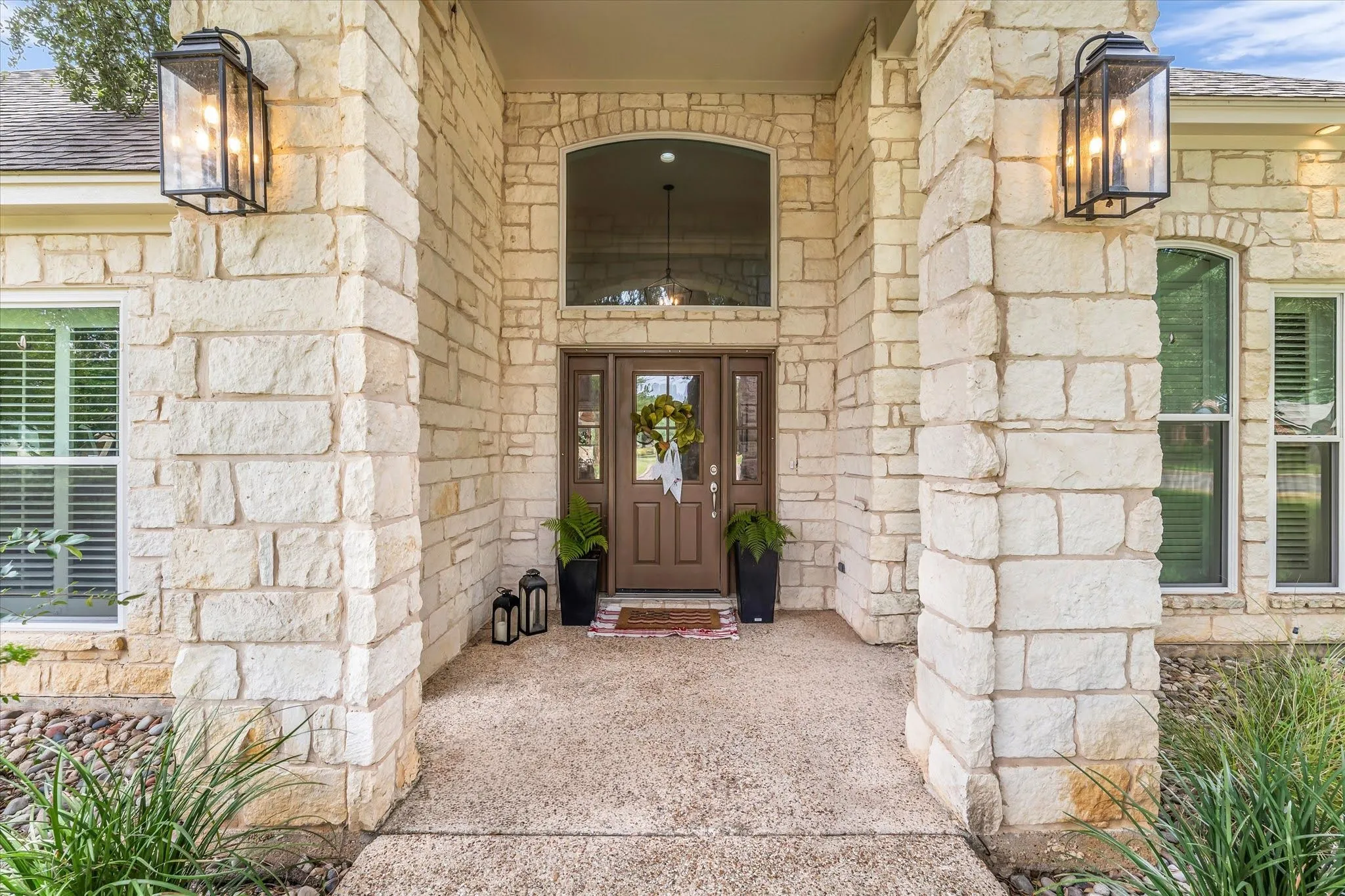 Single Family Residence For Sale in Mc Lennan County , 325 Elm Grove Circle, Mc Gregor, Texas 76657, 4 Bedroom, 3 Bathroom, 3 Garage spaces, 3,421 Sqft, built in 2001, mls#21383419, Real Estate Agent in Mc Gregor, Homes For Sale in Mc Lennan county, Homes For Sale in Mc Gregor, Realtor in Mc Gregor Texas, Real Estate Brokerage Independent Realty Texas, Luminita Cordes Realtor