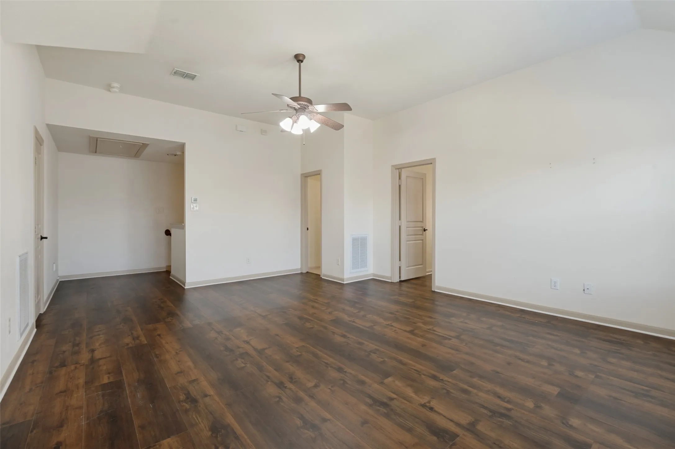 Single Family Residence For Sale in Denton County , 3434 Nation Drive, Frisco, Texas 75034, 4 Bedroom, 4 Bathroom, 2 Garage spaces, 3,012 Sqft, built in 2004, mls#21383532, Real Estate Agent in Frisco, Homes For Sale in Denton county, Homes For Sale in Frisco, Realtor in Frisco Texas, Real Estate Brokerage Independent Realty Texas, Luminita Cordes Realtor