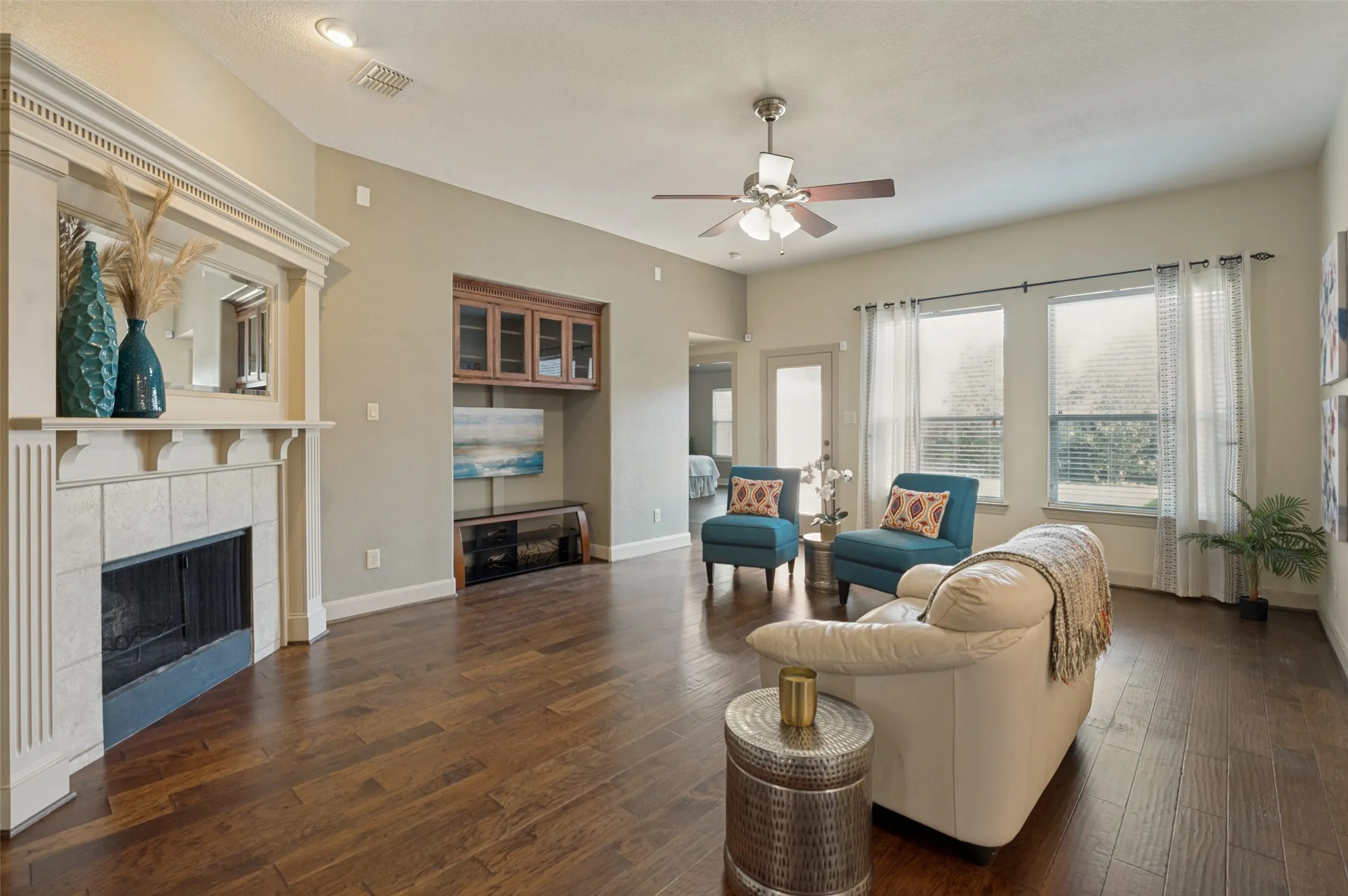 Single Family Residence For Sale in Denton County , 3434 Nation Drive, Frisco, Texas 75034, 4 Bedroom, 4 Bathroom, 2 Garage spaces, 3,012 Sqft, built in 2004, mls#21383532, Real Estate Agent in Frisco, Homes For Sale in Denton county, Homes For Sale in Frisco, Realtor in Frisco Texas, Real Estate Brokerage Independent Realty Texas, Luminita Cordes Realtor
