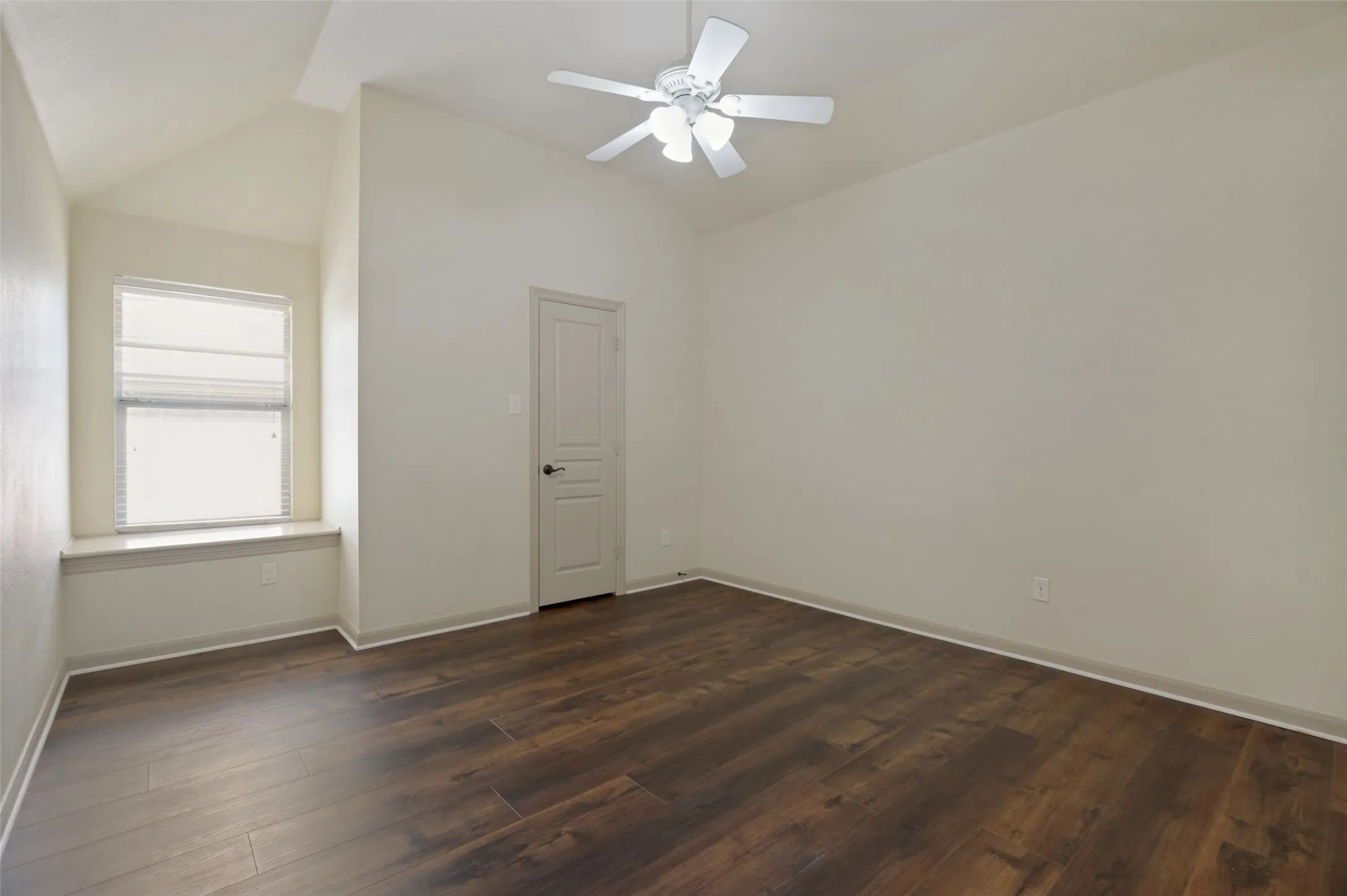 Single Family Residence For Sale in Denton County , 3434 Nation Drive, Frisco, Texas 75034, 4 Bedroom, 4 Bathroom, 2 Garage spaces, 3,012 Sqft, built in 2004, mls#21383532, Real Estate Agent in Frisco, Homes For Sale in Denton county, Homes For Sale in Frisco, Realtor in Frisco Texas, Real Estate Brokerage Independent Realty Texas, Luminita Cordes Realtor