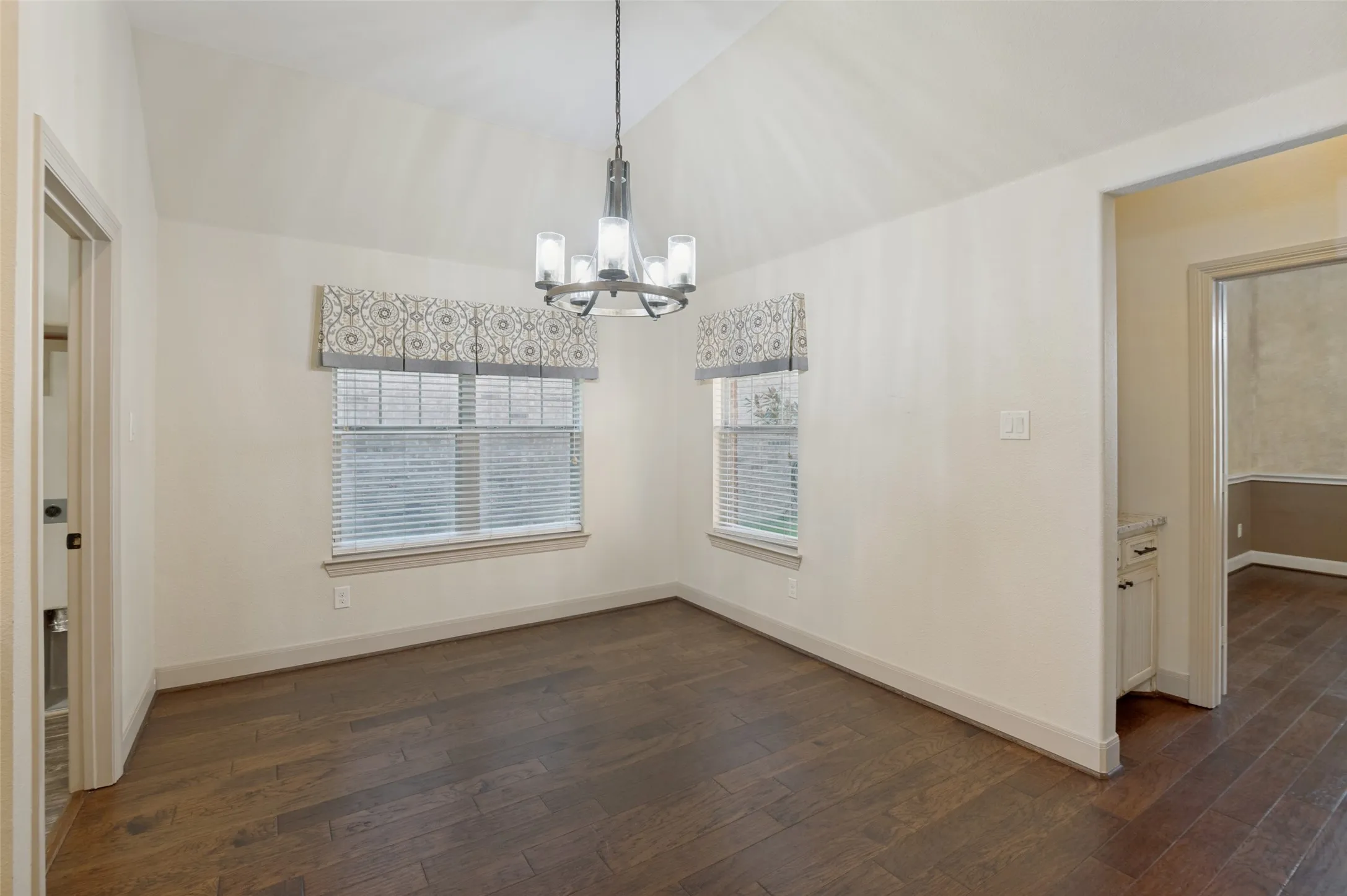 Single Family Residence For Sale in Denton County , 3434 Nation Drive, Frisco, Texas 75034, 4 Bedroom, 4 Bathroom, 2 Garage spaces, 3,012 Sqft, built in 2004, mls#21383532, Real Estate Agent in Frisco, Homes For Sale in Denton county, Homes For Sale in Frisco, Realtor in Frisco Texas, Real Estate Brokerage Independent Realty Texas, Luminita Cordes Realtor
