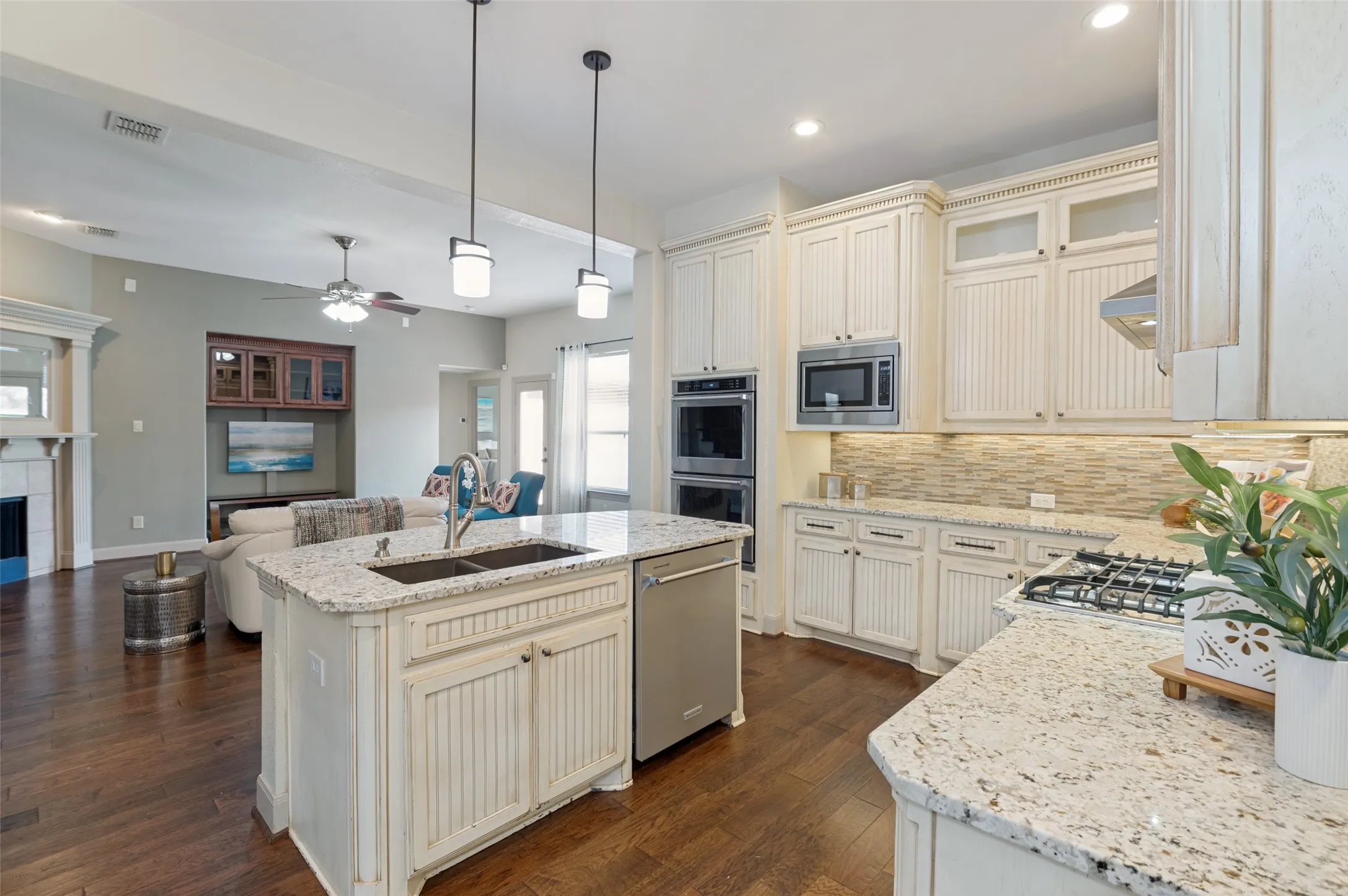 Single Family Residence For Sale in Denton County , 3434 Nation Drive, Frisco, Texas 75034, 4 Bedroom, 4 Bathroom, 2 Garage spaces, 3,012 Sqft, built in 2004, mls#21383532, Real Estate Agent in Frisco, Homes For Sale in Denton county, Homes For Sale in Frisco, Realtor in Frisco Texas, Real Estate Brokerage Independent Realty Texas, Luminita Cordes Realtor