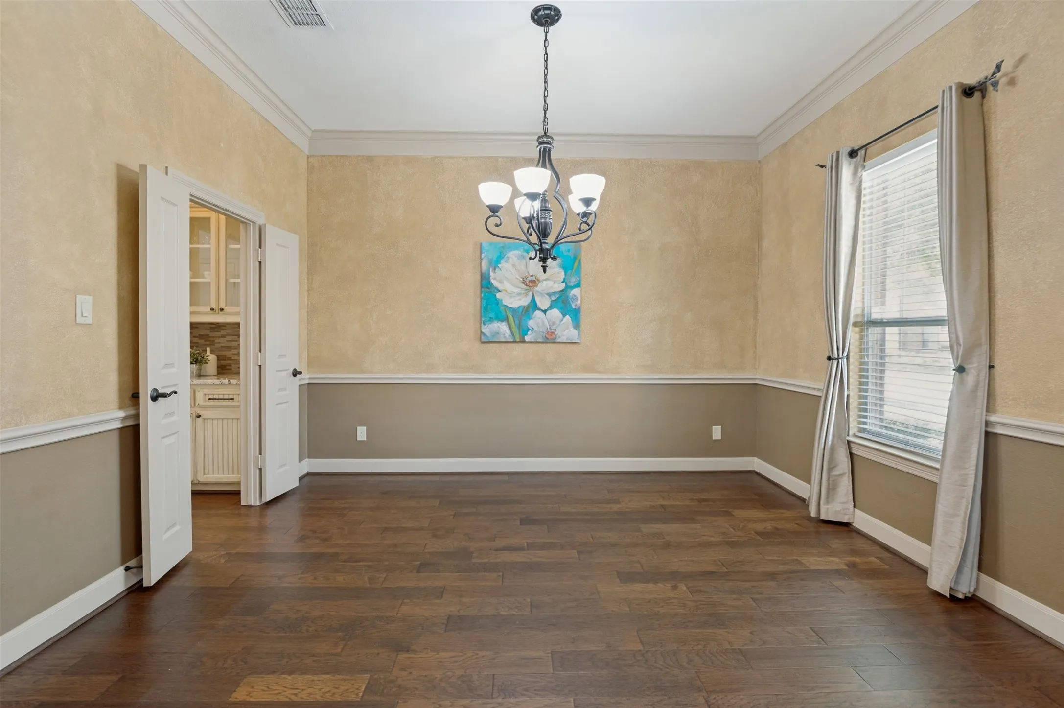 Single Family Residence For Sale in Denton County , 3434 Nation Drive, Frisco, Texas 75034, 4 Bedroom, 4 Bathroom, 2 Garage spaces, 3,012 Sqft, built in 2004, mls#21383532, Real Estate Agent in Frisco, Homes For Sale in Denton county, Homes For Sale in Frisco, Realtor in Frisco Texas, Real Estate Brokerage Independent Realty Texas, Luminita Cordes Realtor