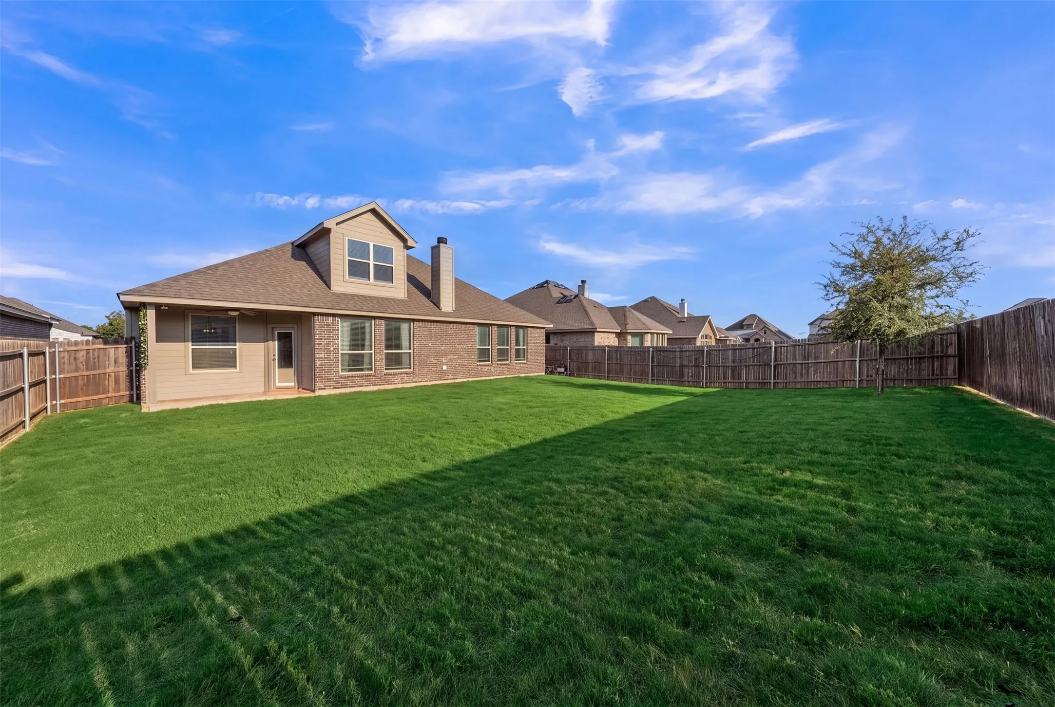 Single Family Residence For Sale in Johnson County , 113 Independence Drive, Joshua, Texas 76058, 4 Bedroom, 3 Bathroom, 2 Garage spaces, 2,598 Sqft, built in 2022, mls#21383394, Real Estate Agent in Joshua, Homes For Sale in Johnson county, Homes For Sale in Joshua, Realtor in Joshua Texas, Real Estate Brokerage Independent Realty Texas, Luminita Cordes Realtor