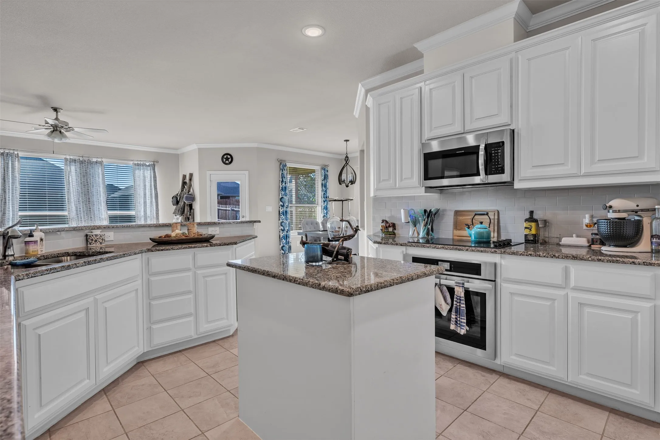 Single Family Residence For Sale in Johnson County , 113 Independence Drive, Joshua, Texas 76058, 4 Bedroom, 3 Bathroom, 2 Garage spaces, 2,598 Sqft, built in 2022, mls#21383394, Real Estate Agent in Joshua, Homes For Sale in Johnson county, Homes For Sale in Joshua, Realtor in Joshua Texas, Real Estate Brokerage Independent Realty Texas, Luminita Cordes Realtor