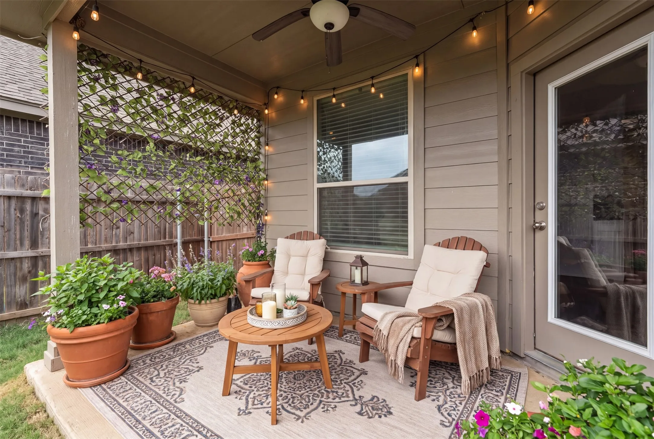 Single Family Residence For Sale in Johnson County , 113 Independence Drive, Joshua, Texas 76058, 4 Bedroom, 3 Bathroom, 2 Garage spaces, 2,598 Sqft, built in 2022, mls#21383394, Real Estate Agent in Joshua, Homes For Sale in Johnson county, Homes For Sale in Joshua, Realtor in Joshua Texas, Real Estate Brokerage Independent Realty Texas, Luminita Cordes Realtor