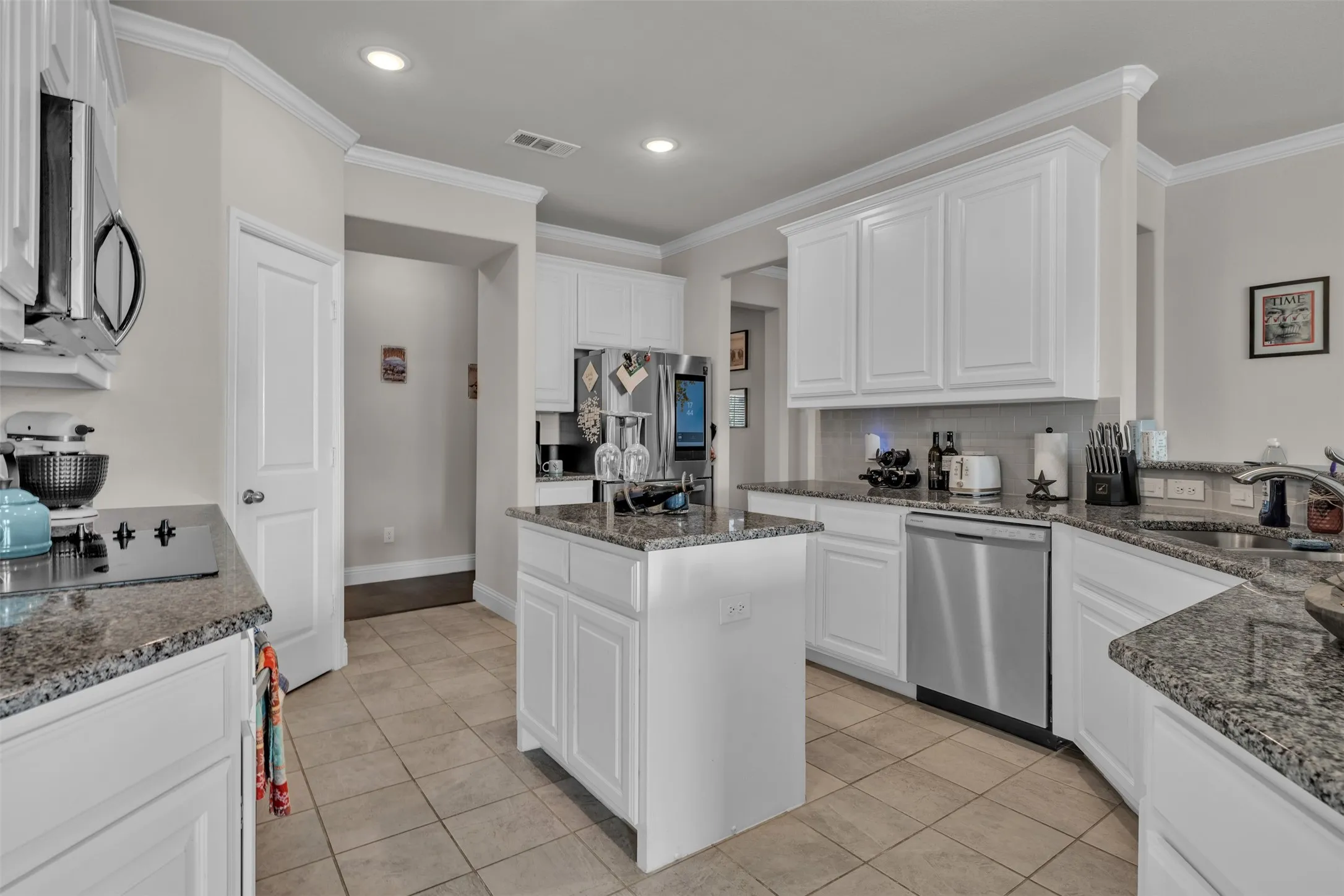 Single Family Residence For Sale in Johnson County , 113 Independence Drive, Joshua, Texas 76058, 4 Bedroom, 3 Bathroom, 2 Garage spaces, 2,598 Sqft, built in 2022, mls#21383394, Real Estate Agent in Joshua, Homes For Sale in Johnson county, Homes For Sale in Joshua, Realtor in Joshua Texas, Real Estate Brokerage Independent Realty Texas, Luminita Cordes Realtor