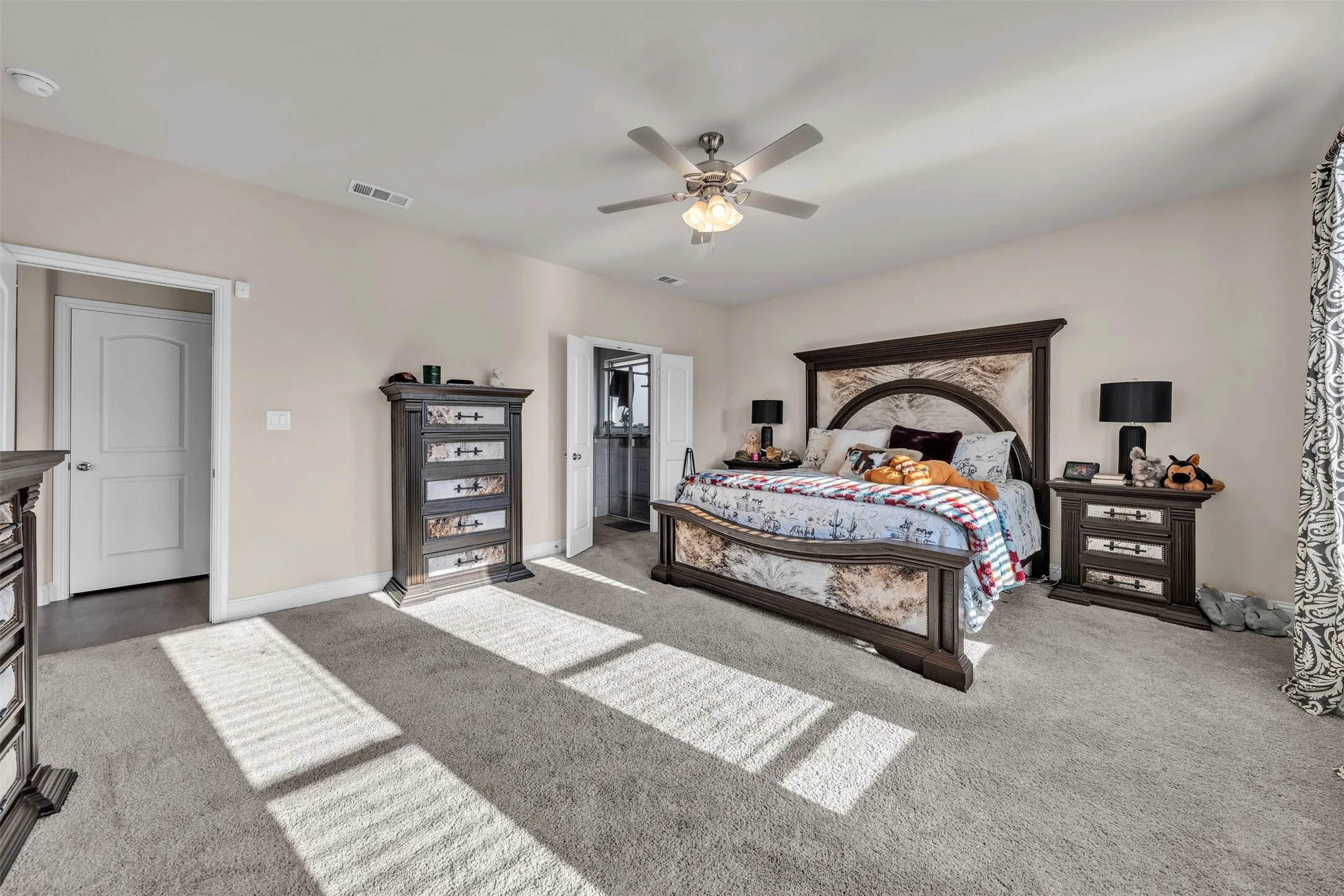 Single Family Residence For Sale in Johnson County , 113 Independence Drive, Joshua, Texas 76058, 4 Bedroom, 3 Bathroom, 2 Garage spaces, 2,598 Sqft, built in 2022, mls#21383394, Real Estate Agent in Joshua, Homes For Sale in Johnson county, Homes For Sale in Joshua, Realtor in Joshua Texas, Real Estate Brokerage Independent Realty Texas, Luminita Cordes Realtor