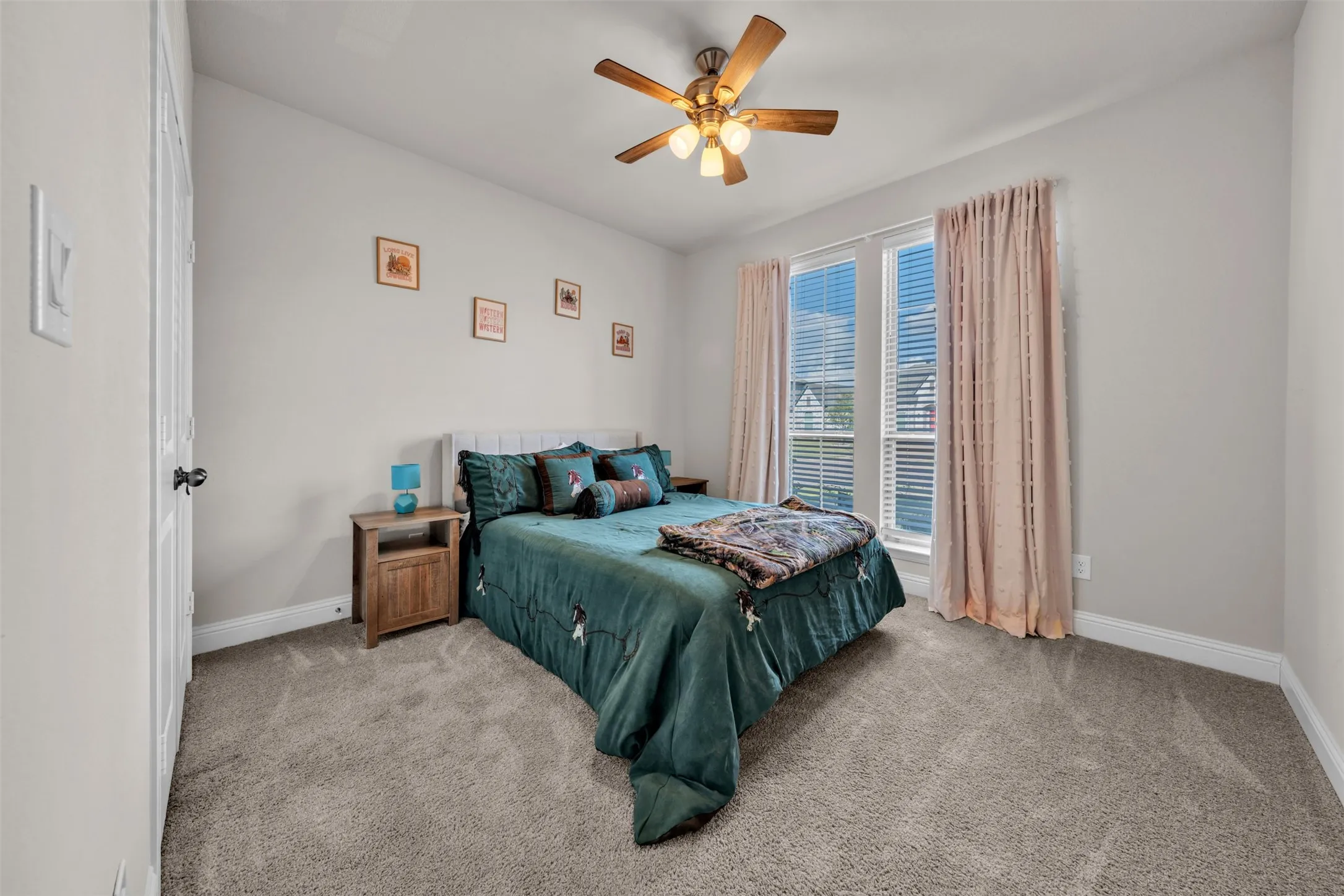 Single Family Residence For Sale in Johnson County , 113 Independence Drive, Joshua, Texas 76058, 4 Bedroom, 3 Bathroom, 2 Garage spaces, 2,598 Sqft, built in 2022, mls#21383394, Real Estate Agent in Joshua, Homes For Sale in Johnson county, Homes For Sale in Joshua, Realtor in Joshua Texas, Real Estate Brokerage Independent Realty Texas, Luminita Cordes Realtor