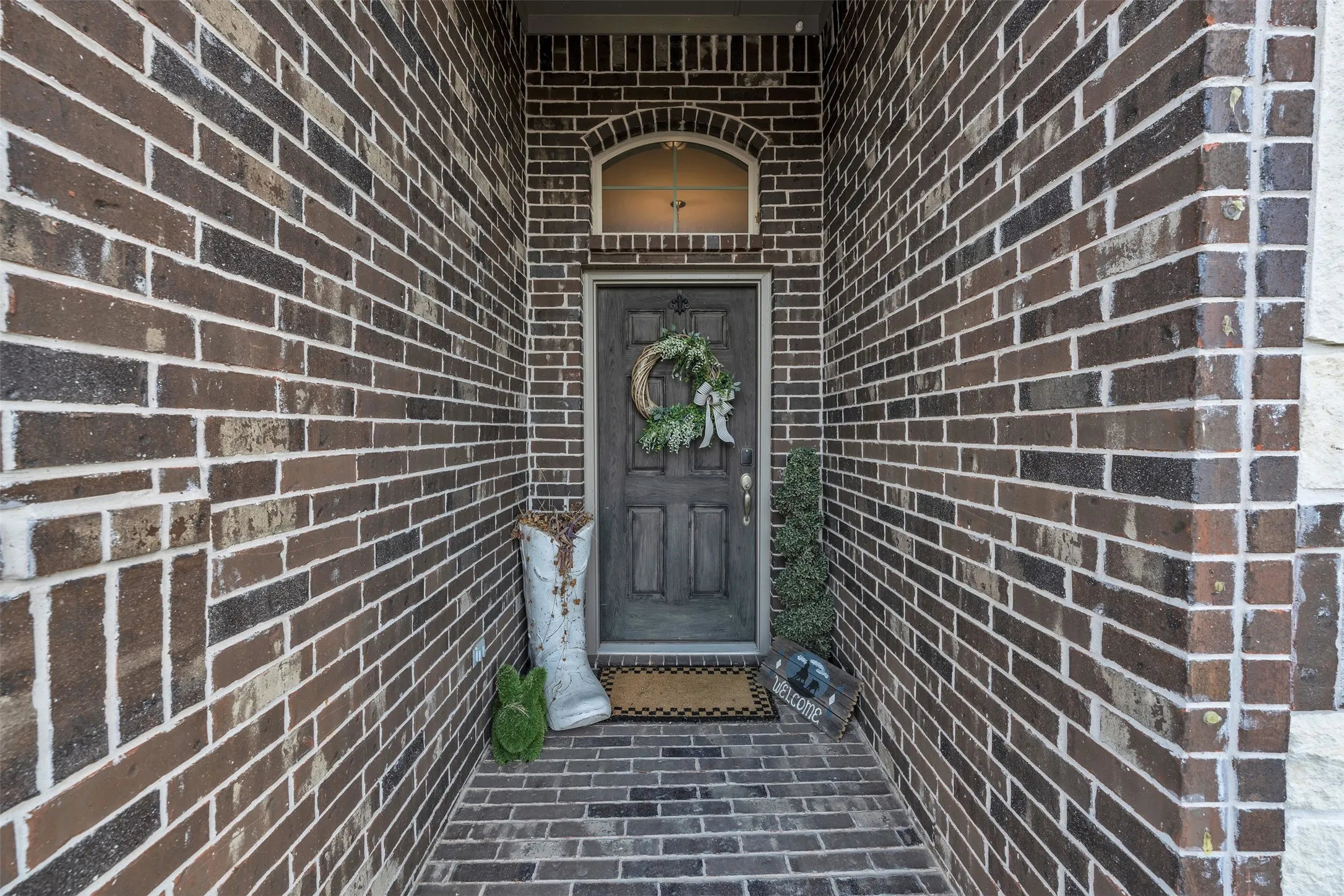 Single Family Residence For Sale in Johnson County , 113 Independence Drive, Joshua, Texas 76058, 4 Bedroom, 3 Bathroom, 2 Garage spaces, 2,598 Sqft, built in 2022, mls#21383394, Real Estate Agent in Joshua, Homes For Sale in Johnson county, Homes For Sale in Joshua, Realtor in Joshua Texas, Real Estate Brokerage Independent Realty Texas, Luminita Cordes Realtor