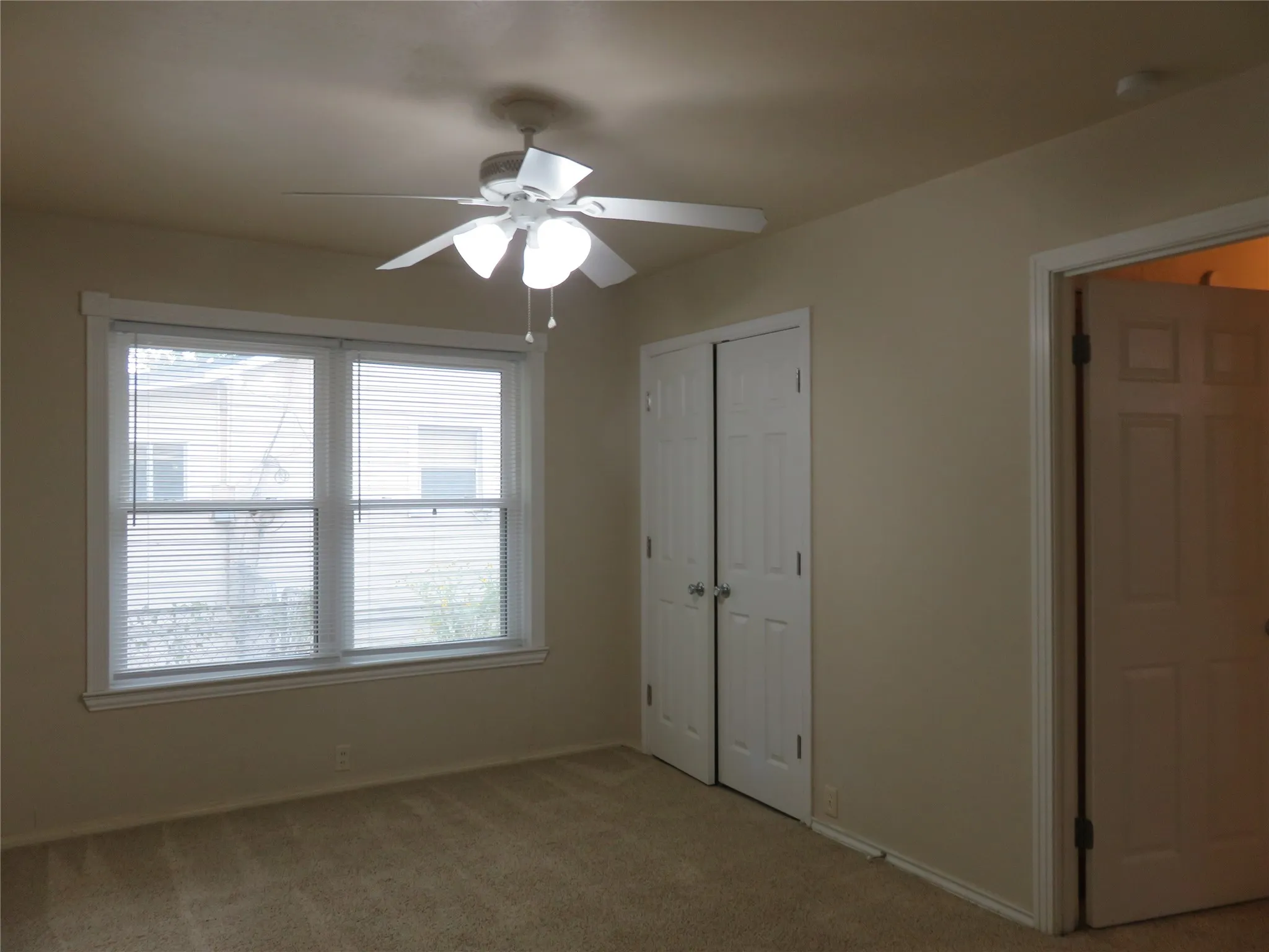 Single Family Residence For Rent in Grayson County , 725 W Bullock Street, Denison, Texas 75020, 3 Bedroom, 2 Bathroom, Garage spaces, 1,382 Sqft, built in 1953, mls#21383444, Real Estate Agent in Denison, Homes For Rent in Grayson county, Homes For Rent in Denison, Realtor in Denison Texas, Real Estate Brokerage Independent Realty Texas, Luminita Cordes Realtor