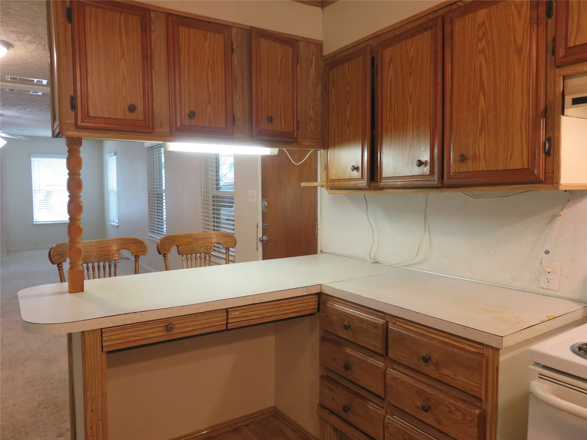 Single Family Residence For Rent in Grayson County , 725 W Bullock Street, Denison, Texas 75020, 3 Bedroom, 2 Bathroom, Garage spaces, 1,382 Sqft, built in 1953, mls#21383444, Real Estate Agent in Denison, Homes For Rent in Grayson county, Homes For Rent in Denison, Realtor in Denison Texas, Real Estate Brokerage Independent Realty Texas, Luminita Cordes Realtor