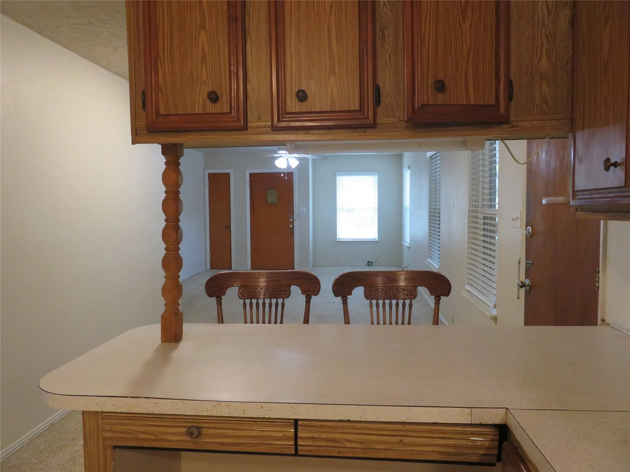 Single Family Residence For Rent in Grayson County , 725 W Bullock Street, Denison, Texas 75020, 3 Bedroom, 2 Bathroom, Garage spaces, 1,382 Sqft, built in 1953, mls#21383444, Real Estate Agent in Denison, Homes For Rent in Grayson county, Homes For Rent in Denison, Realtor in Denison Texas, Real Estate Brokerage Independent Realty Texas, Luminita Cordes Realtor