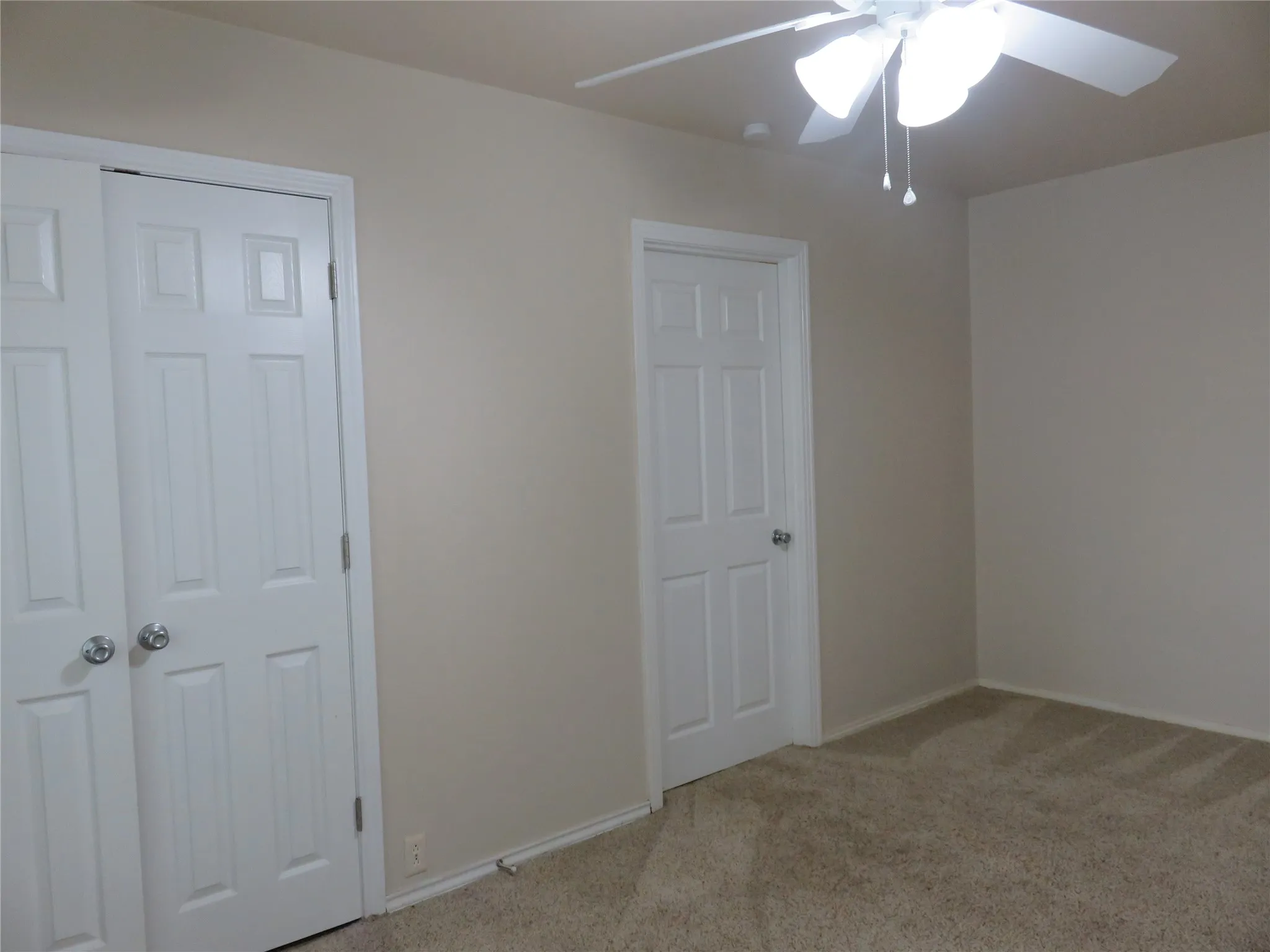 Single Family Residence For Rent in Grayson County , 725 W Bullock Street, Denison, Texas 75020, 3 Bedroom, 2 Bathroom, Garage spaces, 1,382 Sqft, built in 1953, mls#21383444, Real Estate Agent in Denison, Homes For Rent in Grayson county, Homes For Rent in Denison, Realtor in Denison Texas, Real Estate Brokerage Independent Realty Texas, Luminita Cordes Realtor