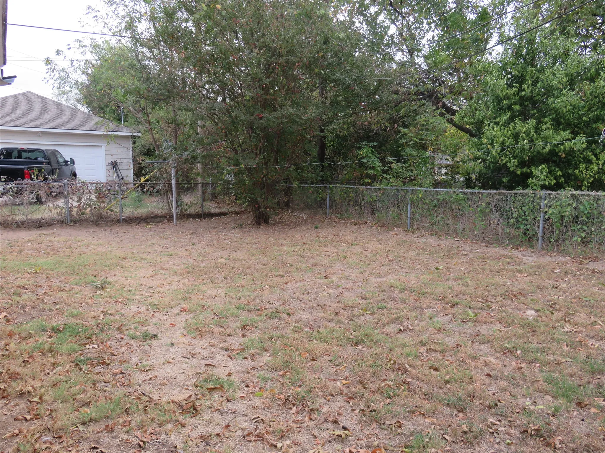 Single Family Residence For Rent in Grayson County , 725 W Bullock Street, Denison, Texas 75020, 3 Bedroom, 2 Bathroom, Garage spaces, 1,382 Sqft, built in 1953, mls#21383444, Real Estate Agent in Denison, Homes For Rent in Grayson county, Homes For Rent in Denison, Realtor in Denison Texas, Real Estate Brokerage Independent Realty Texas, Luminita Cordes Realtor
