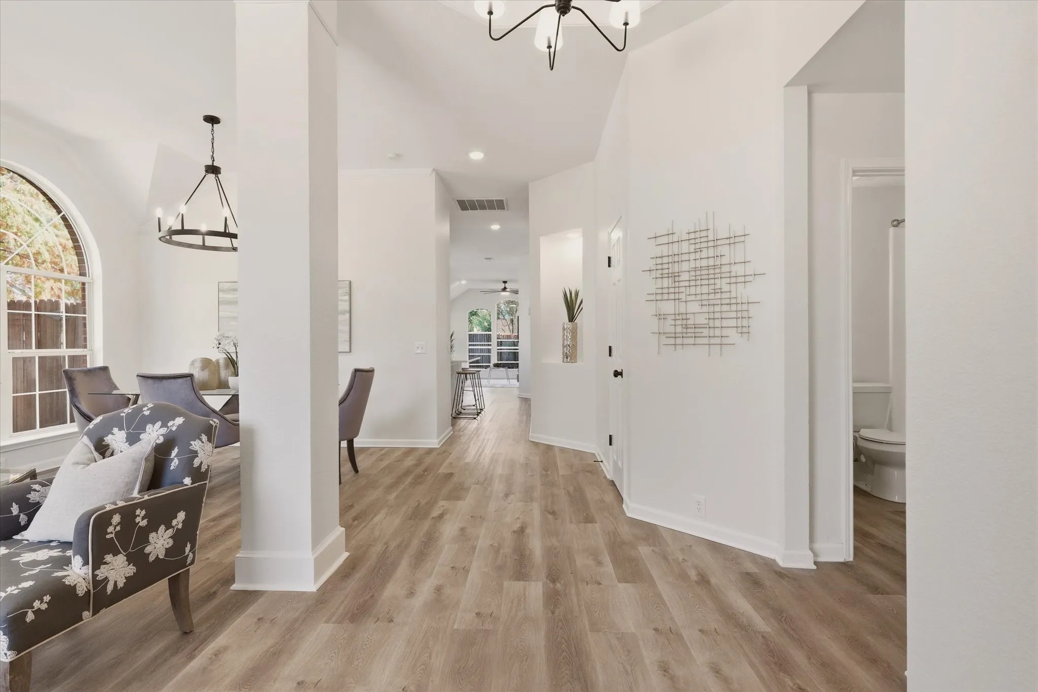 Single Family Residence For Sale in Denton County , 1269 Winston Drive, Lewisville, Texas 75077, 4 Bedroom, 2 Bathroom, 2 Garage spaces, 2,069 Sqft, built in 1998, mls#21382831, Real Estate Agent in Lewisville, Homes For Sale in Denton county, Homes For Sale in Lewisville, Realtor in Lewisville Texas, Real Estate Brokerage Independent Realty Texas, Luminita Cordes Realtor